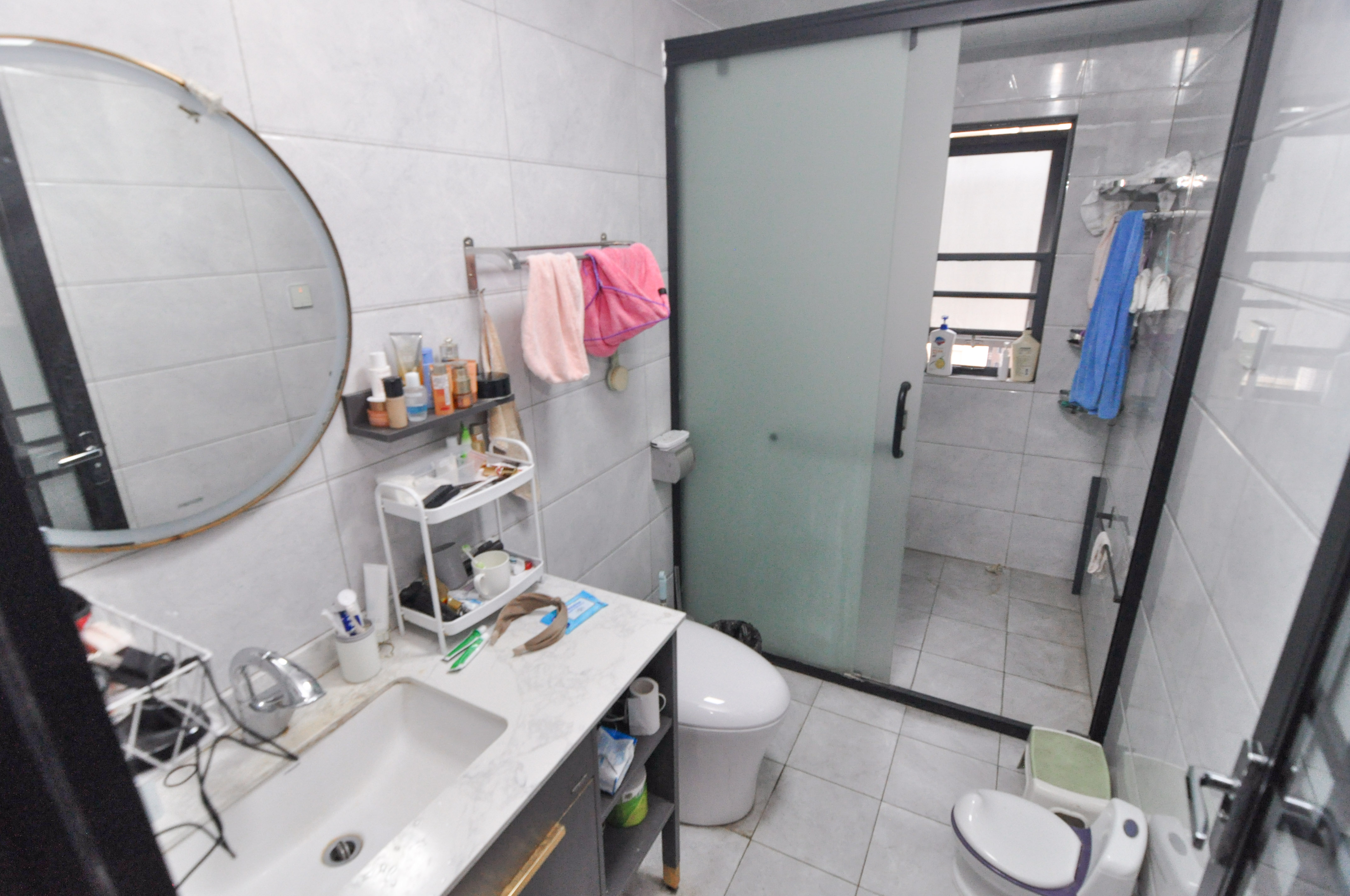 中建梅溪湖中心  4室2厅2卫   335.00万卫生间