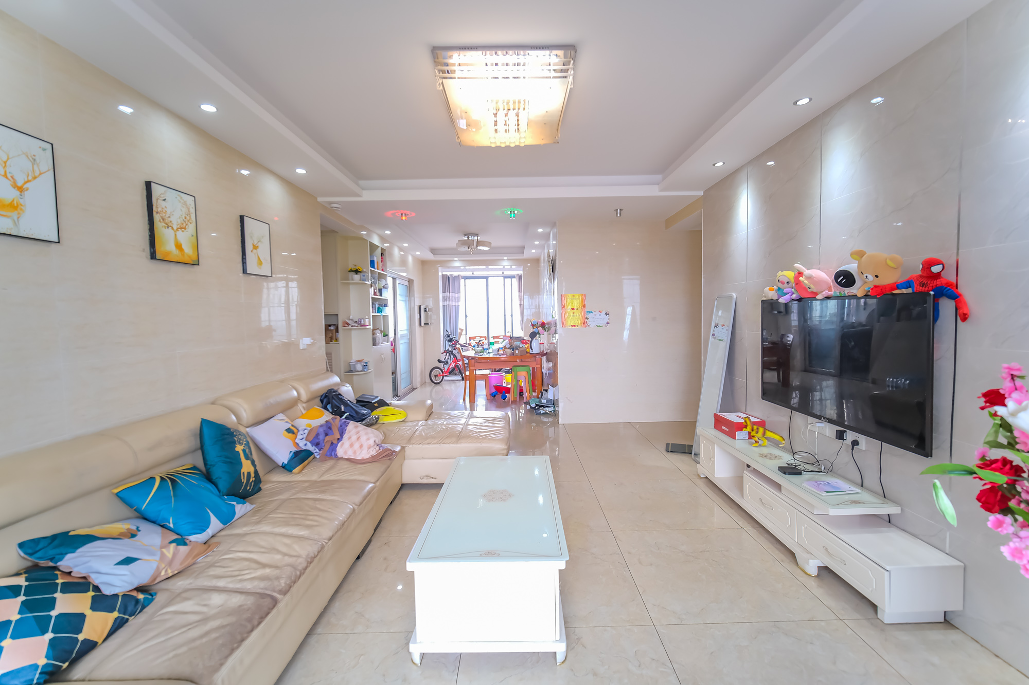 中安善化国际  3室2厅2卫    69.8万 中安善化国际  3室2厅2卫    69.8万客厅