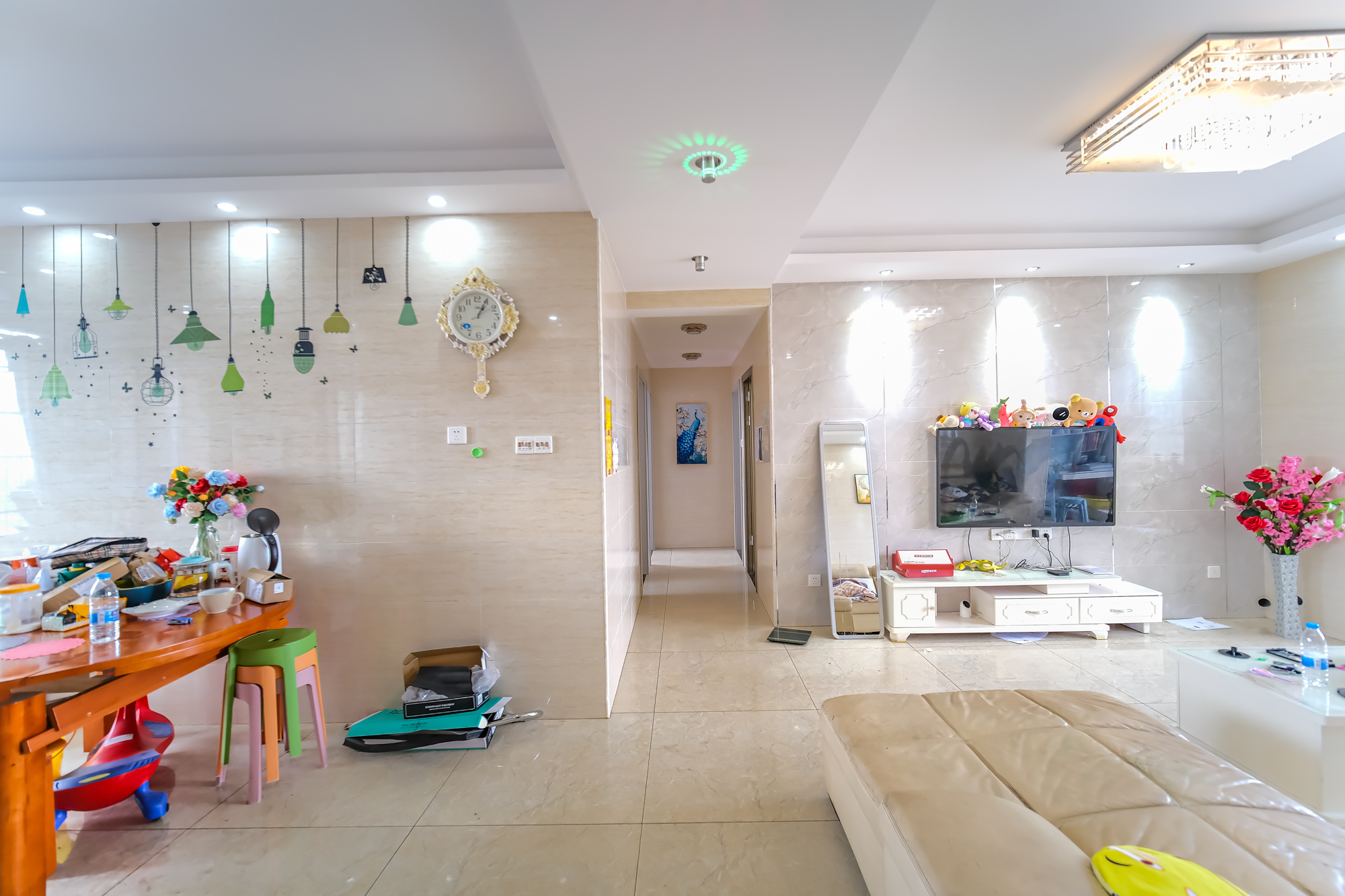 中安善化国际  3室2厅2卫    69.8万 中安善化国际  3室2厅2卫    69.8万客厅