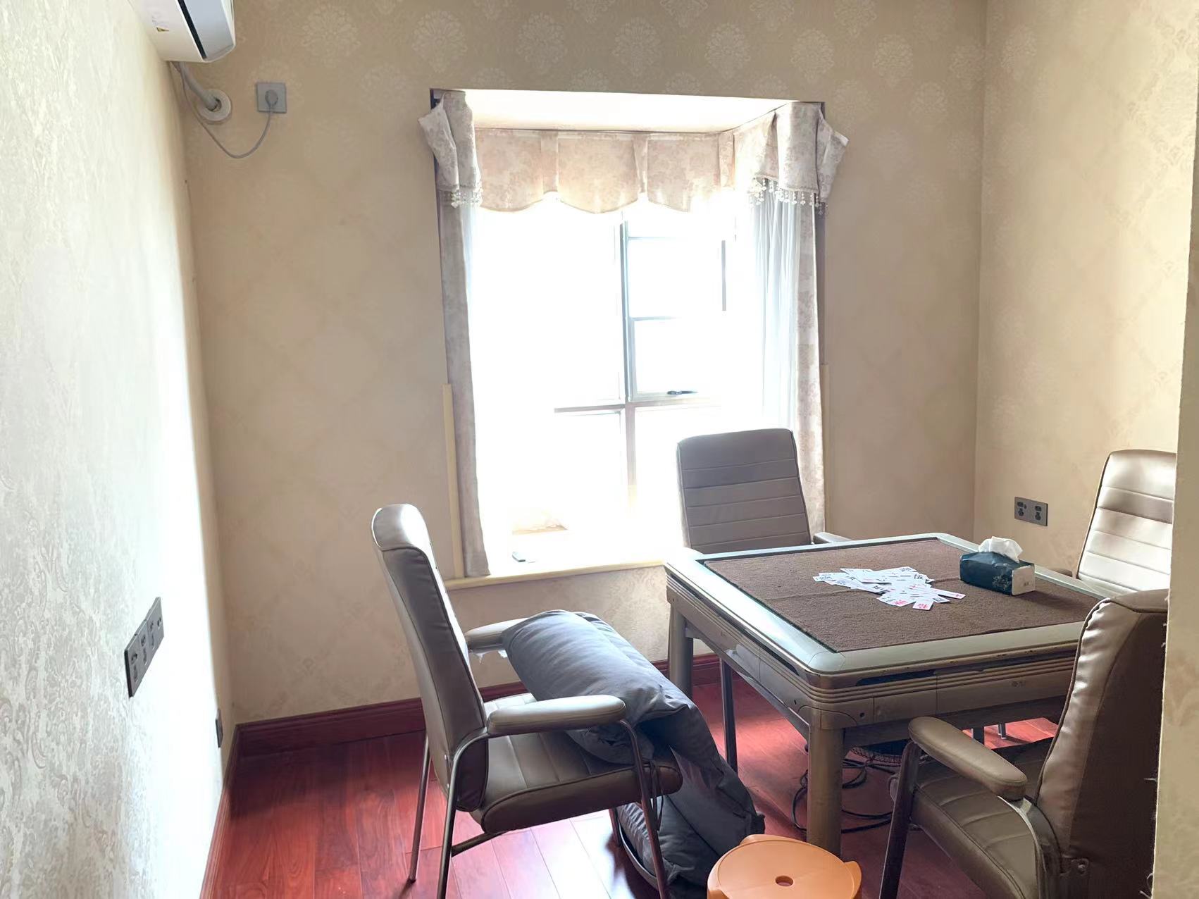 明峰银座  3室2厅2卫    88.0万 明峰银座  3室2厅2卫    88.0万室内图