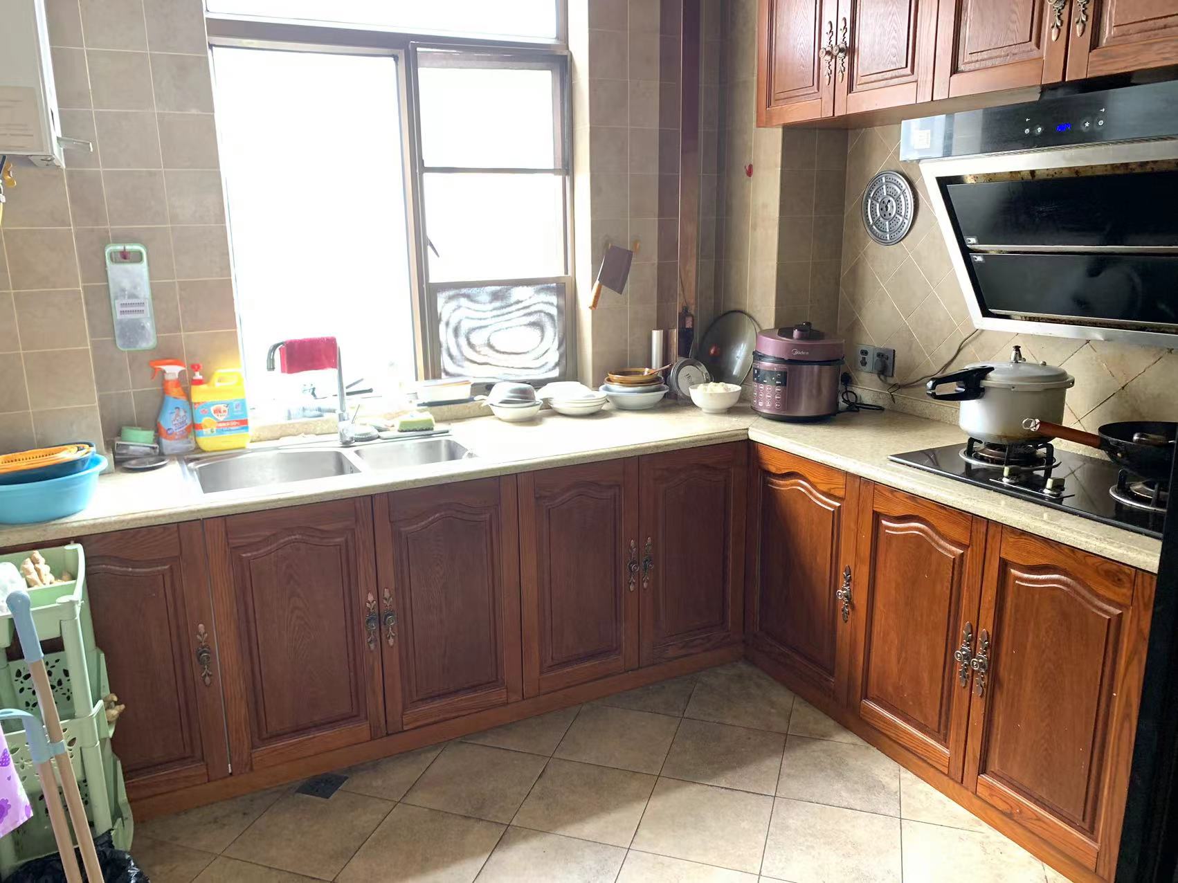 明峰银座  3室2厅2卫    88.0万 明峰银座  3室2厅2卫    88.0万室内图