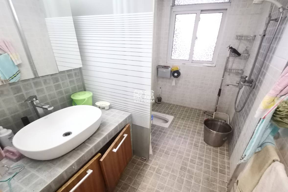 莱茵小镇  3室2厅2卫    60.0万 莱茵小镇  3室2厅2卫    60.0万室内图