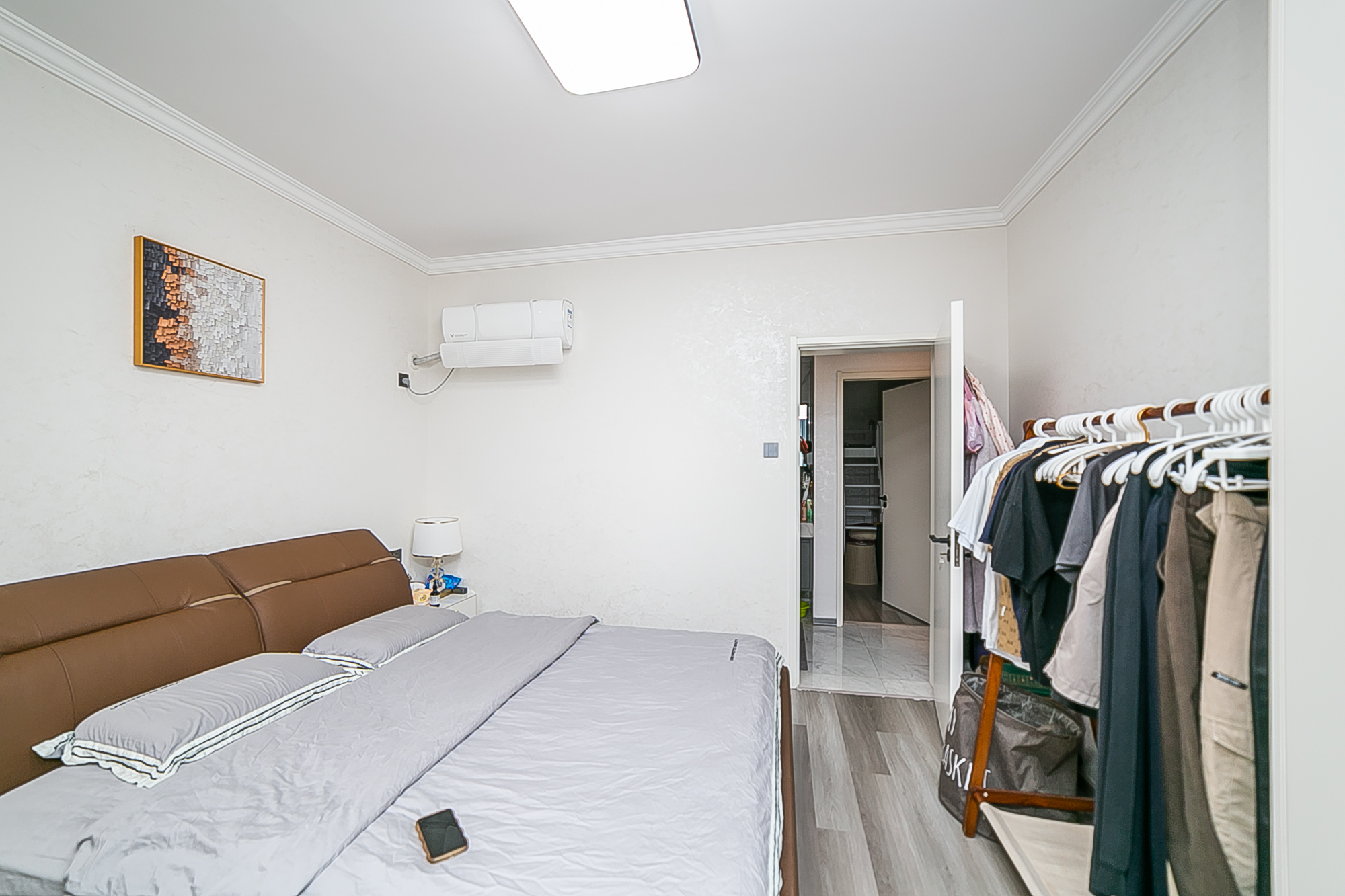 慢步江湾  2室2厅1卫    140.0万卧室