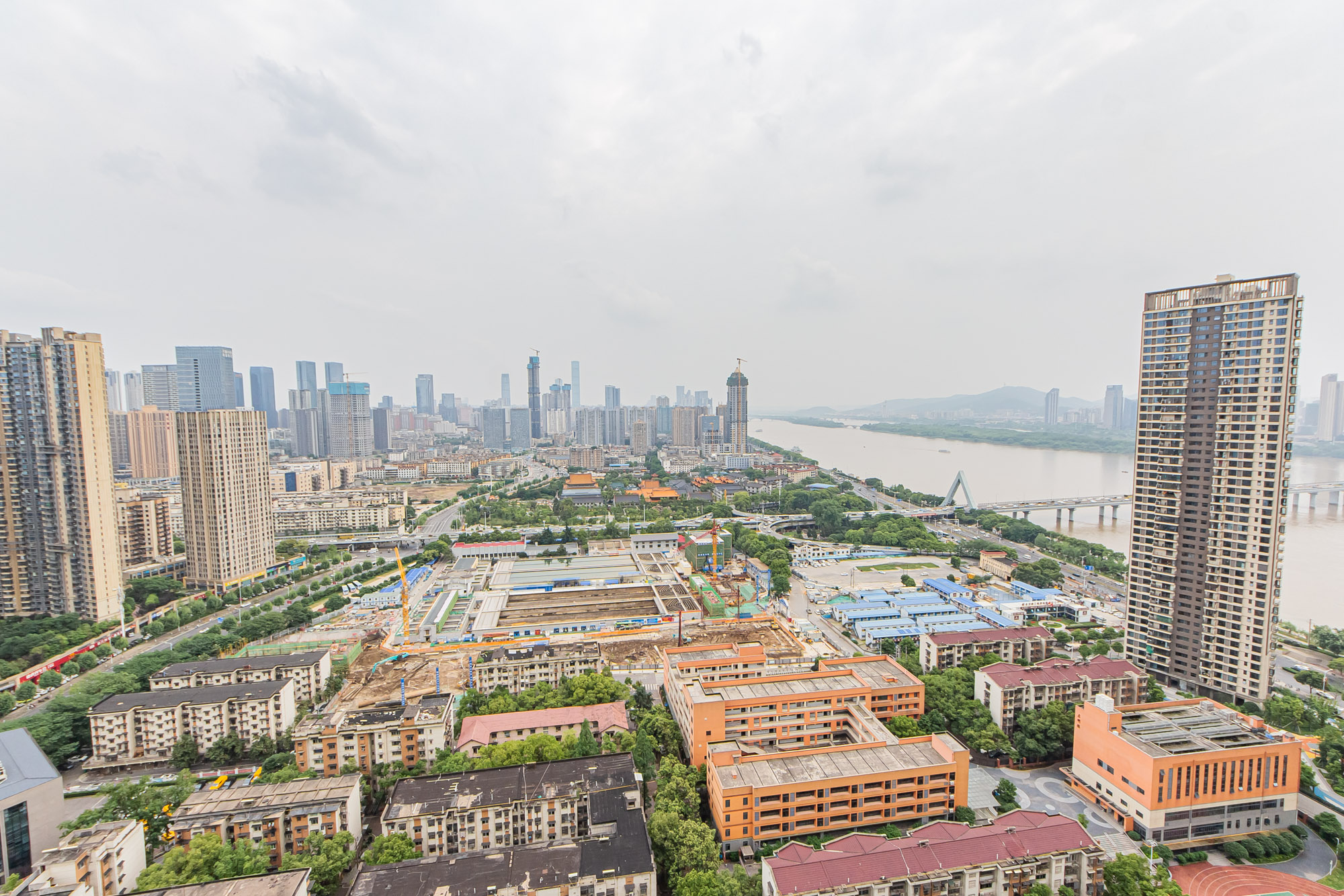 北辰瀚江府  3室2厅2卫    252.0万其他