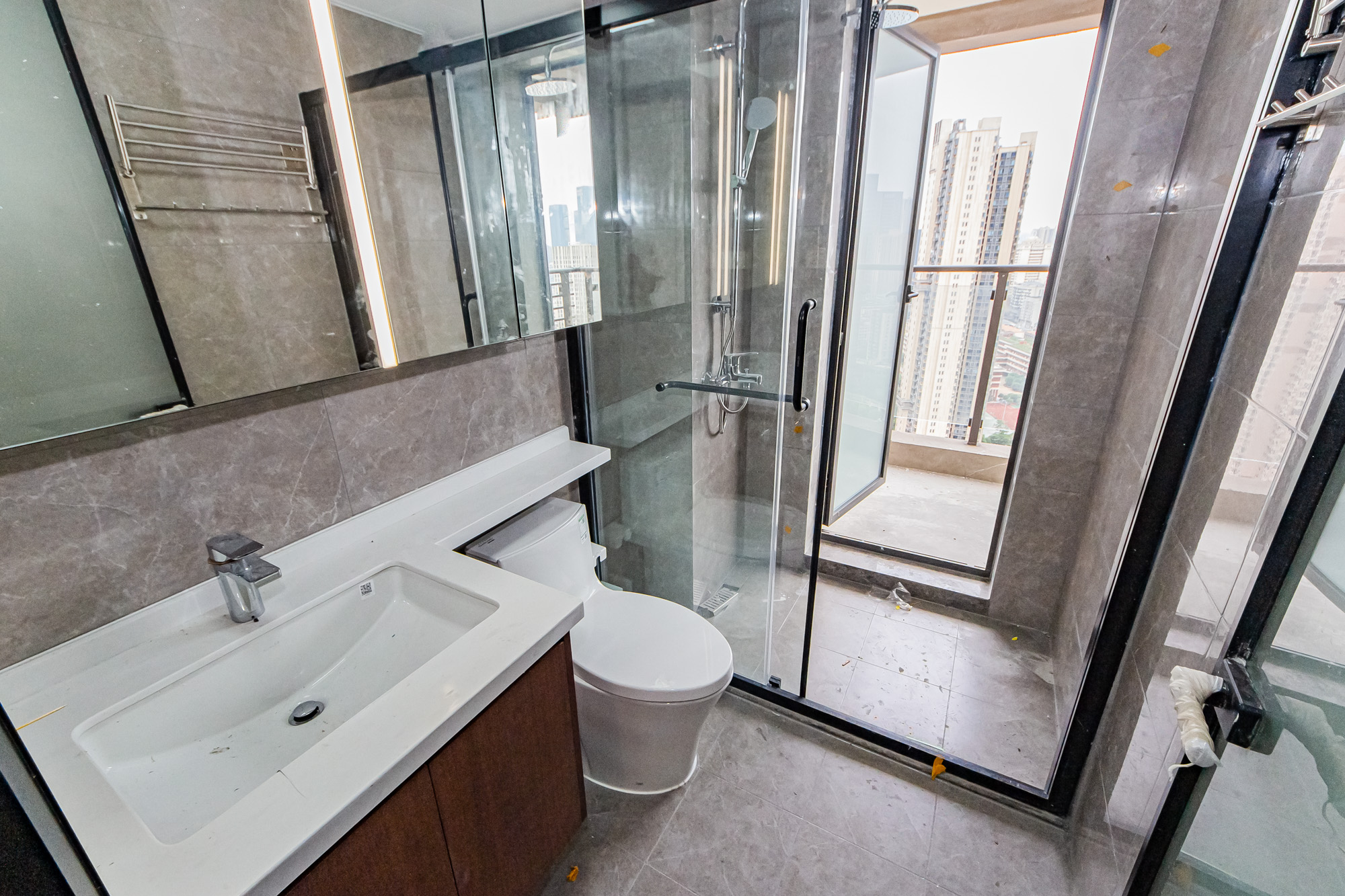 北辰瀚江府  3室2厅2卫    252.0万卫生间