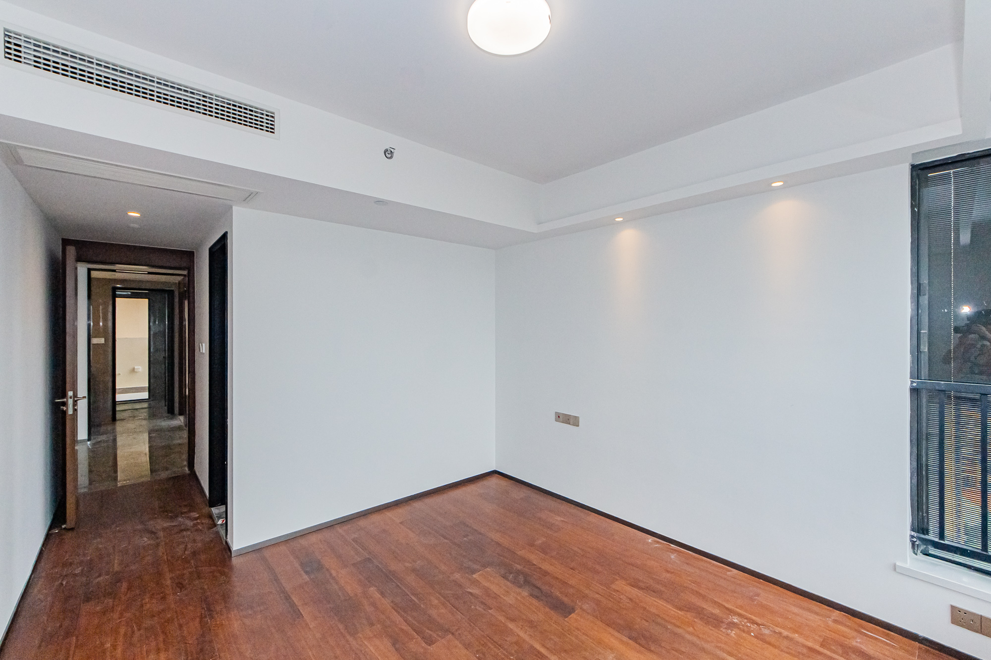 北辰瀚江府  3室2厅2卫    252.0万卧室