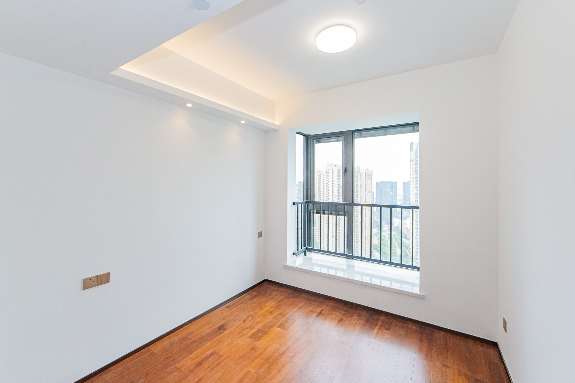 北辰瀚江府  3室2厅2卫    252.0万卧室