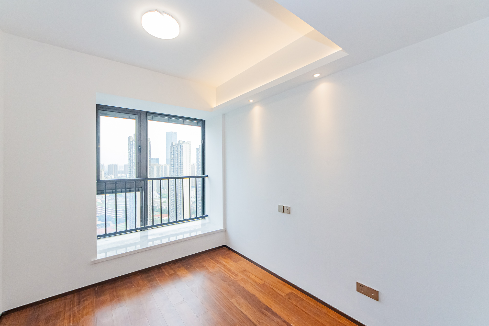 北辰瀚江府  3室2厅2卫    252.0万卧室