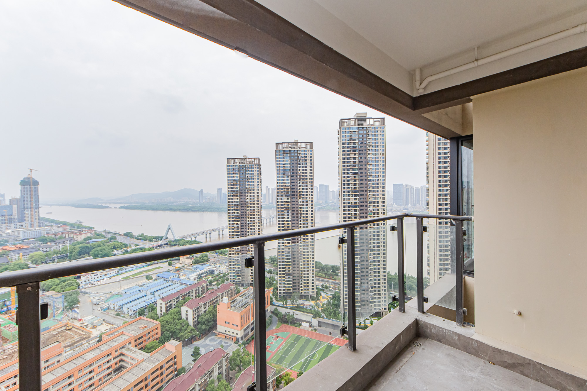 北辰瀚江府  3室2厅2卫    252.0万阳台