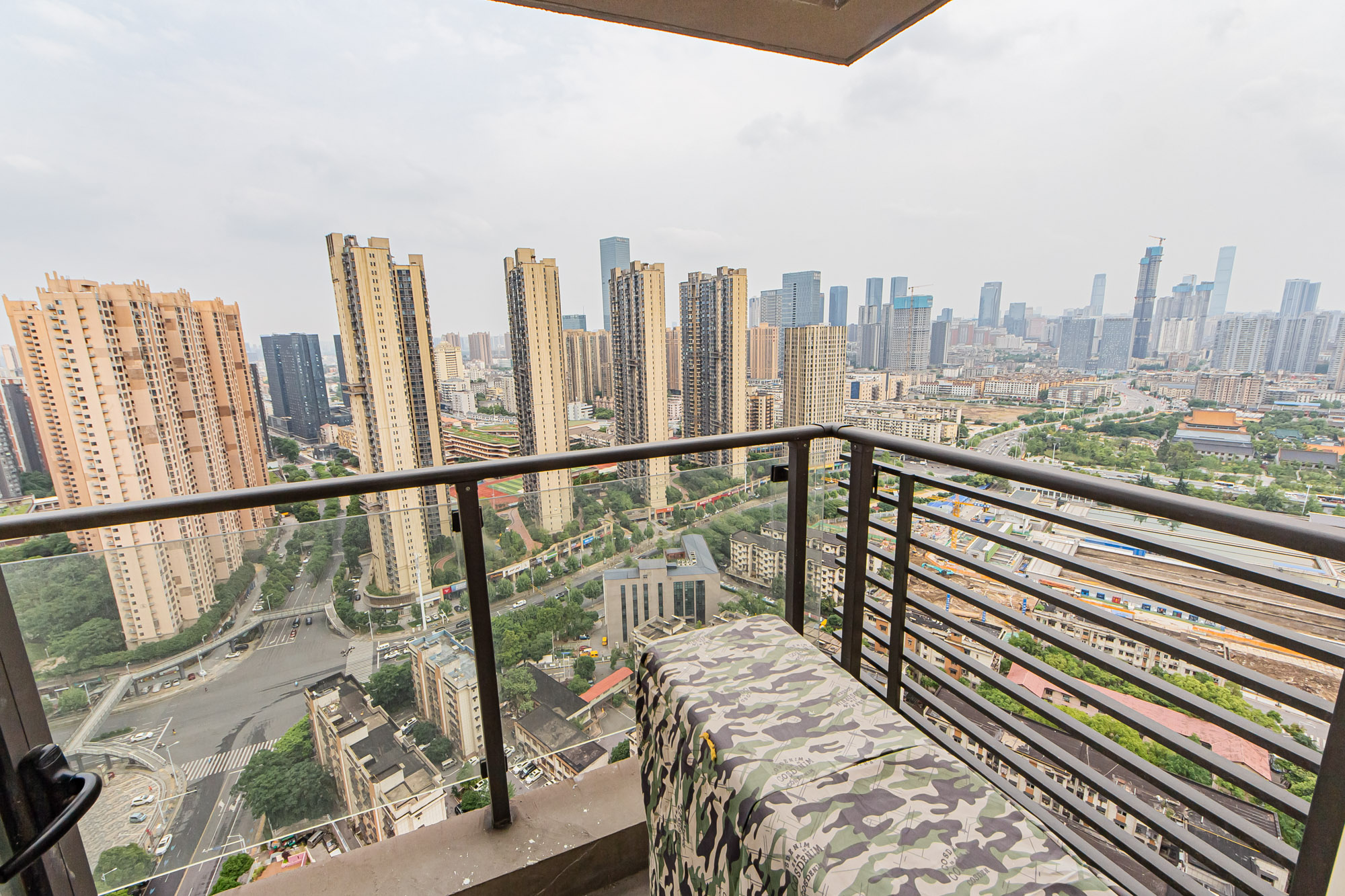 北辰瀚江府  3室2厅2卫    252.0万阳台