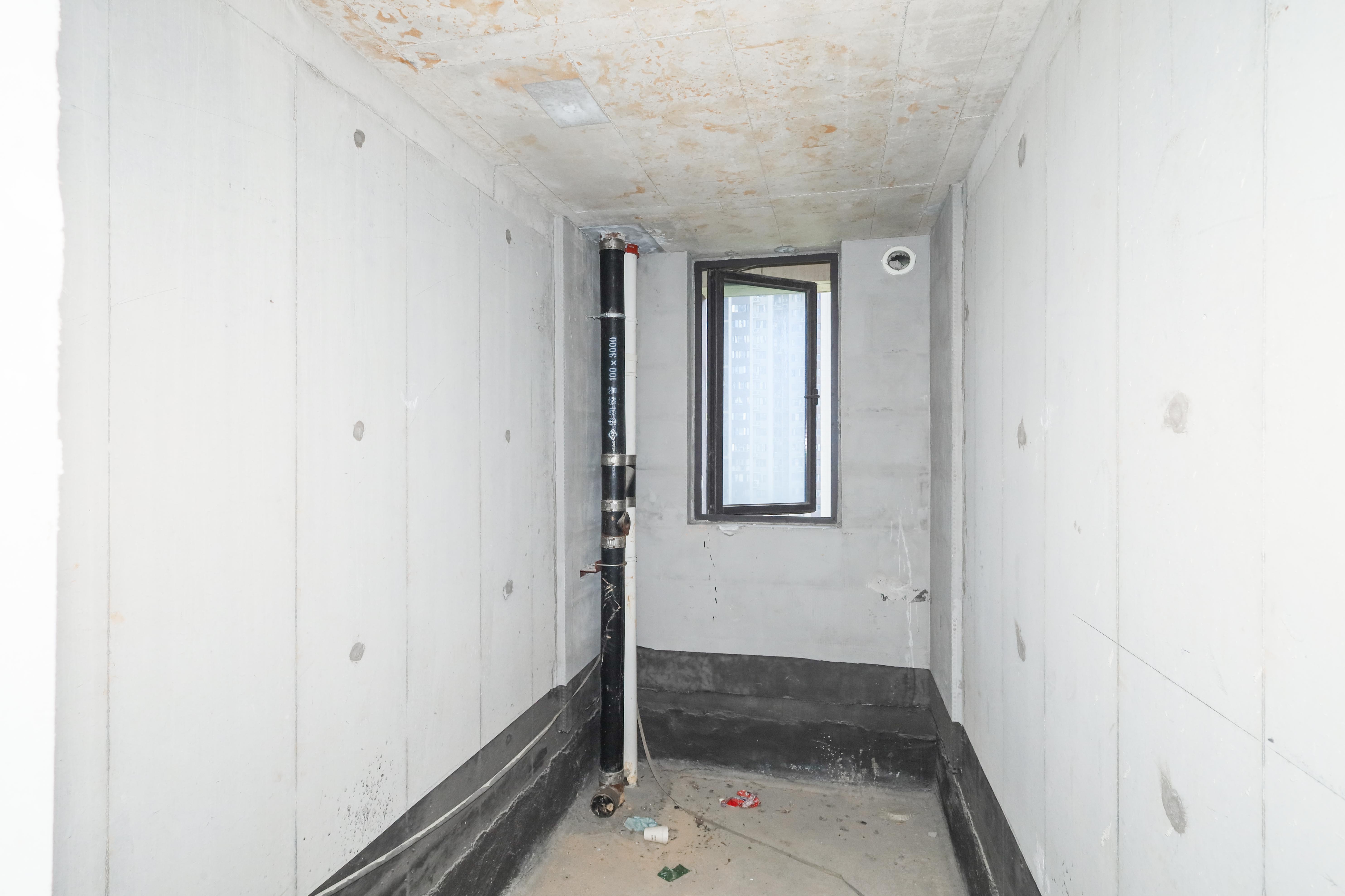 建发央著  4室2厅2卫   330.00万卫生间