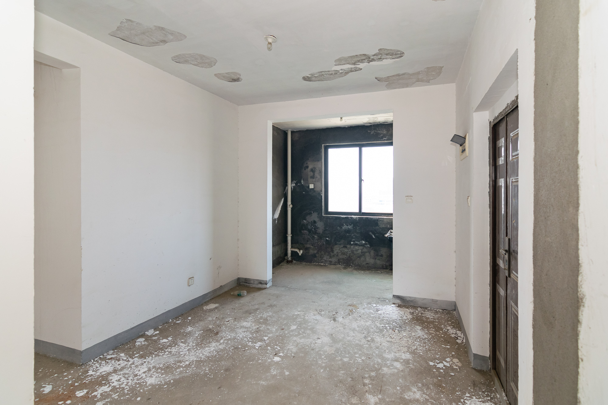 丽景华庭  6室2厅3卫    95.0万 丽景华庭  6室2厅3卫    95.0万客厅