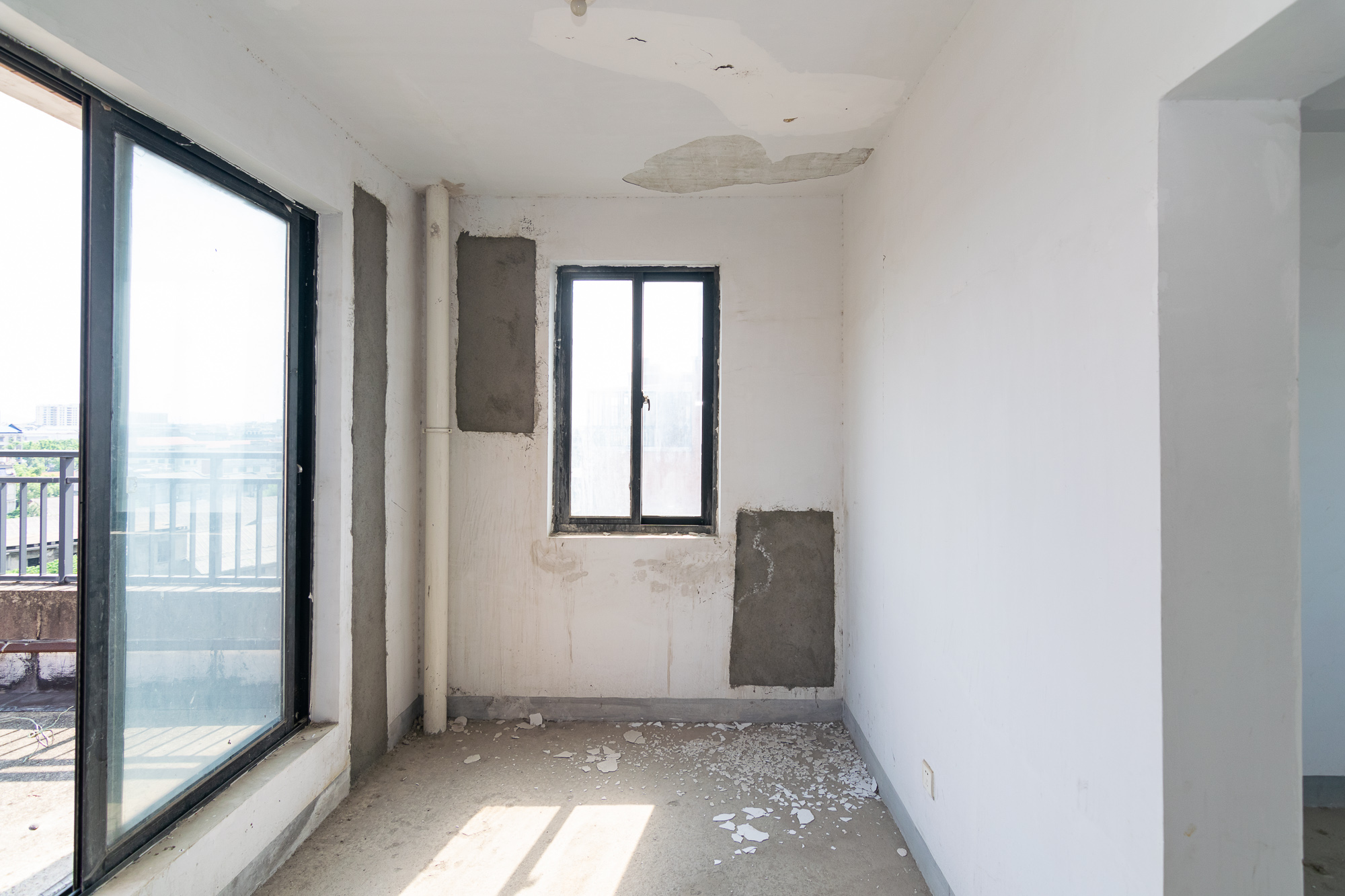 丽景华庭  6室2厅3卫    95.0万 丽景华庭  6室2厅3卫    95.0万卧室