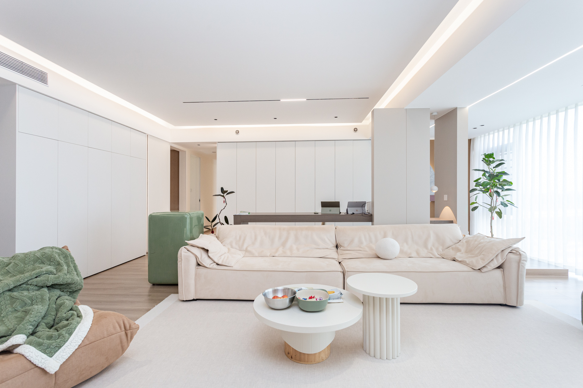 润和湘江天地E区 4室2厅3卫 420.0万 润和湘江天地E区 4室2厅3卫 420.0万客厅