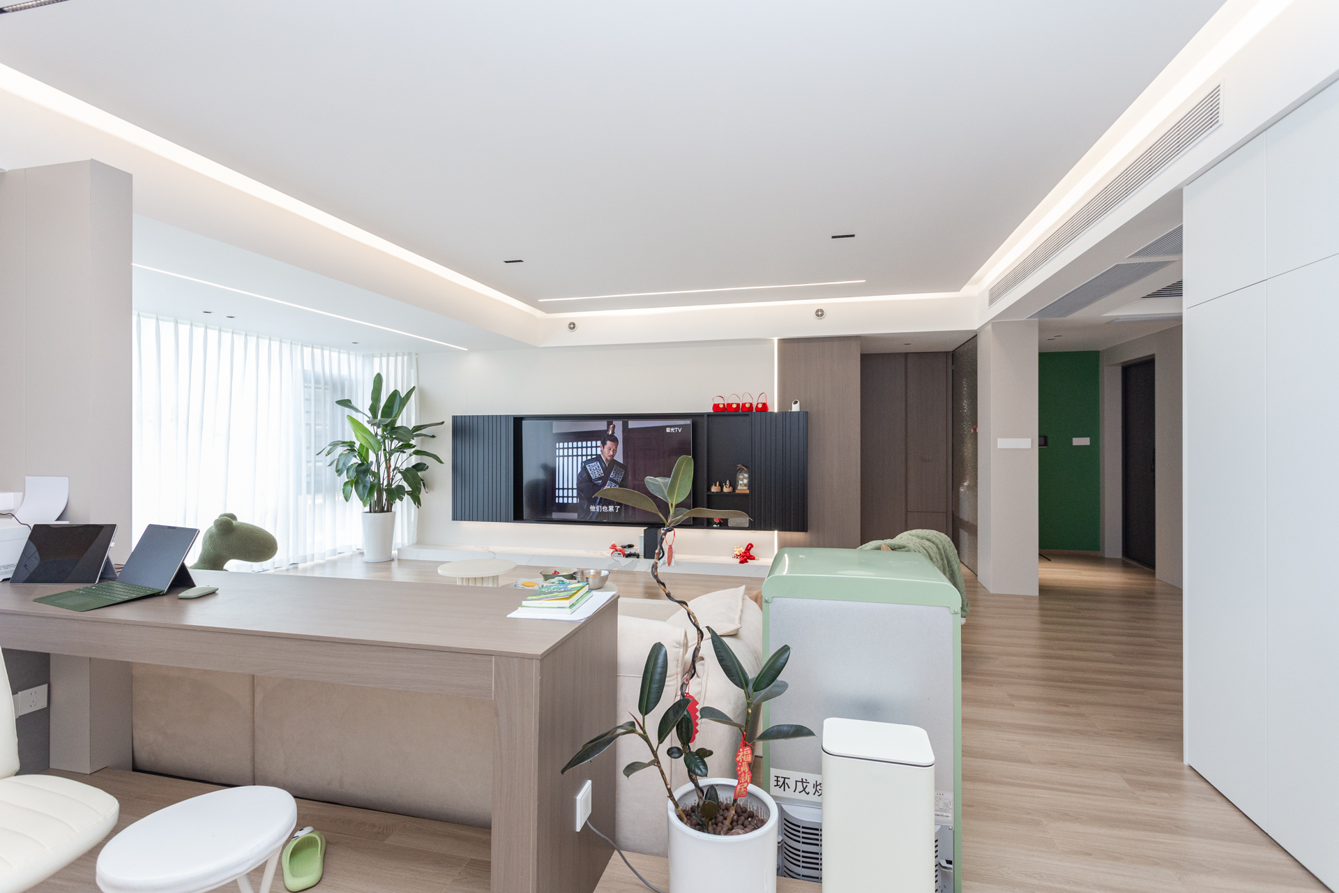 润和湘江天地E区 4室2厅3卫 420.0万 润和湘江天地E区 4室2厅3卫 420.0万客厅