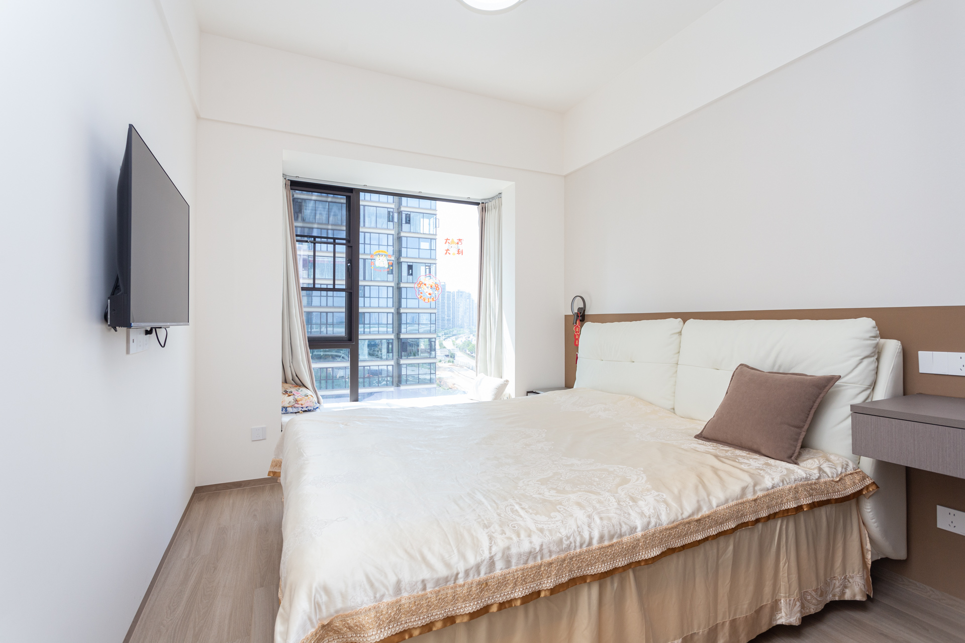 润和湘江天地E区 4室2厅3卫 420.0万 润和湘江天地E区 4室2厅3卫 420.0万卧室