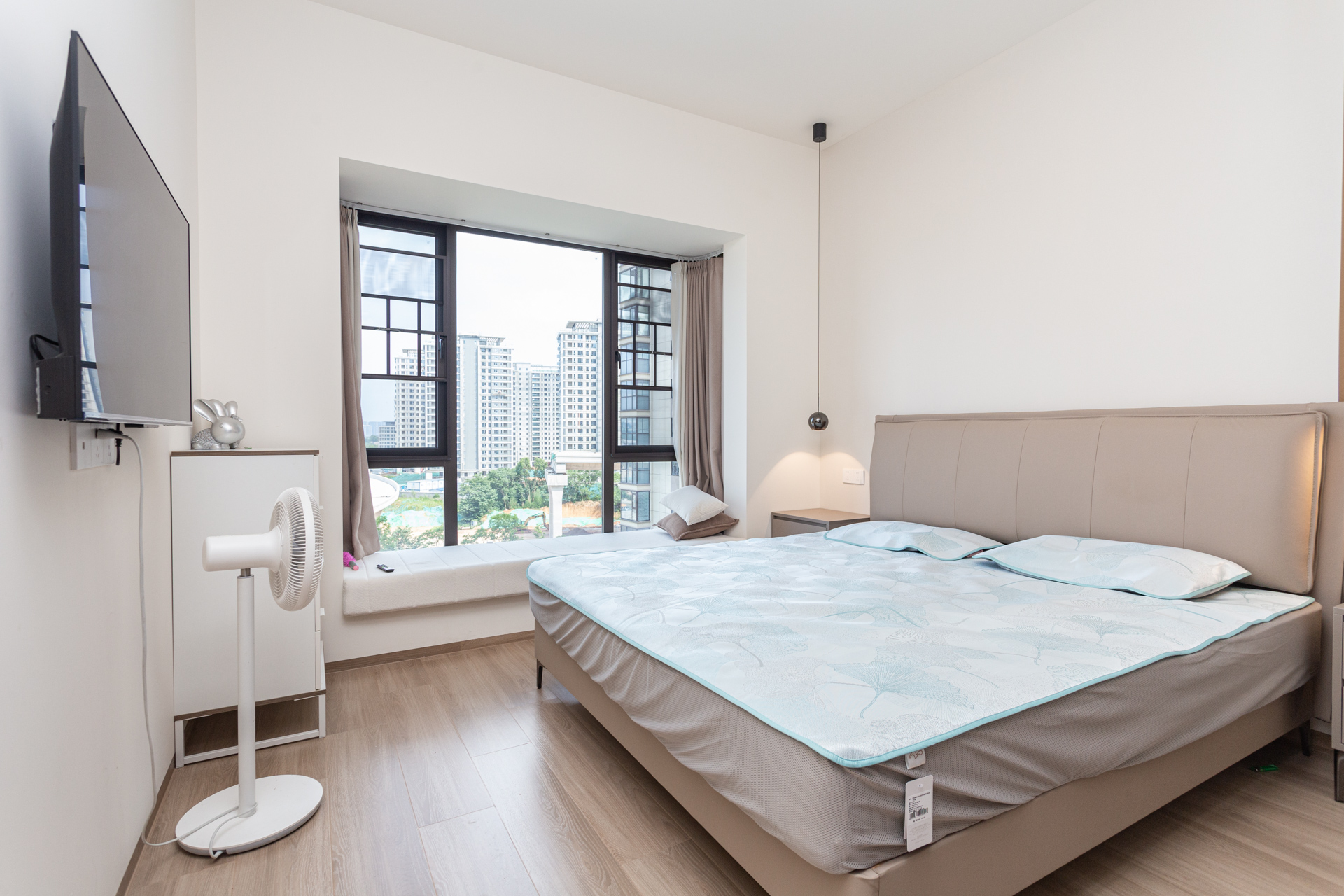 润和湘江天地E区 4室2厅3卫 420.0万 润和湘江天地E区 4室2厅3卫 420.0万卧室