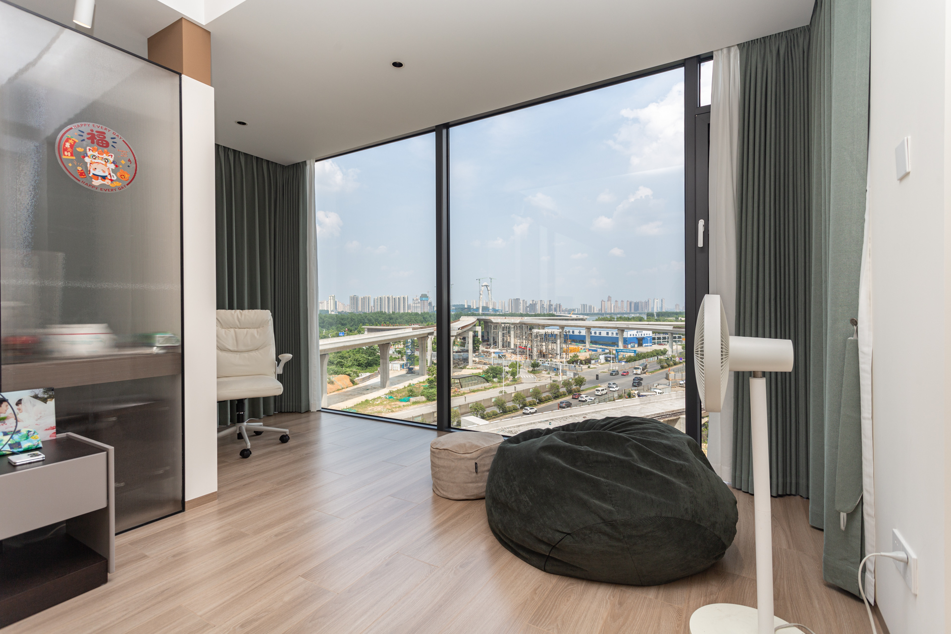 润和湘江天地E区 4室2厅3卫 420.0万 润和湘江天地E区 4室2厅3卫 420.0万阳台