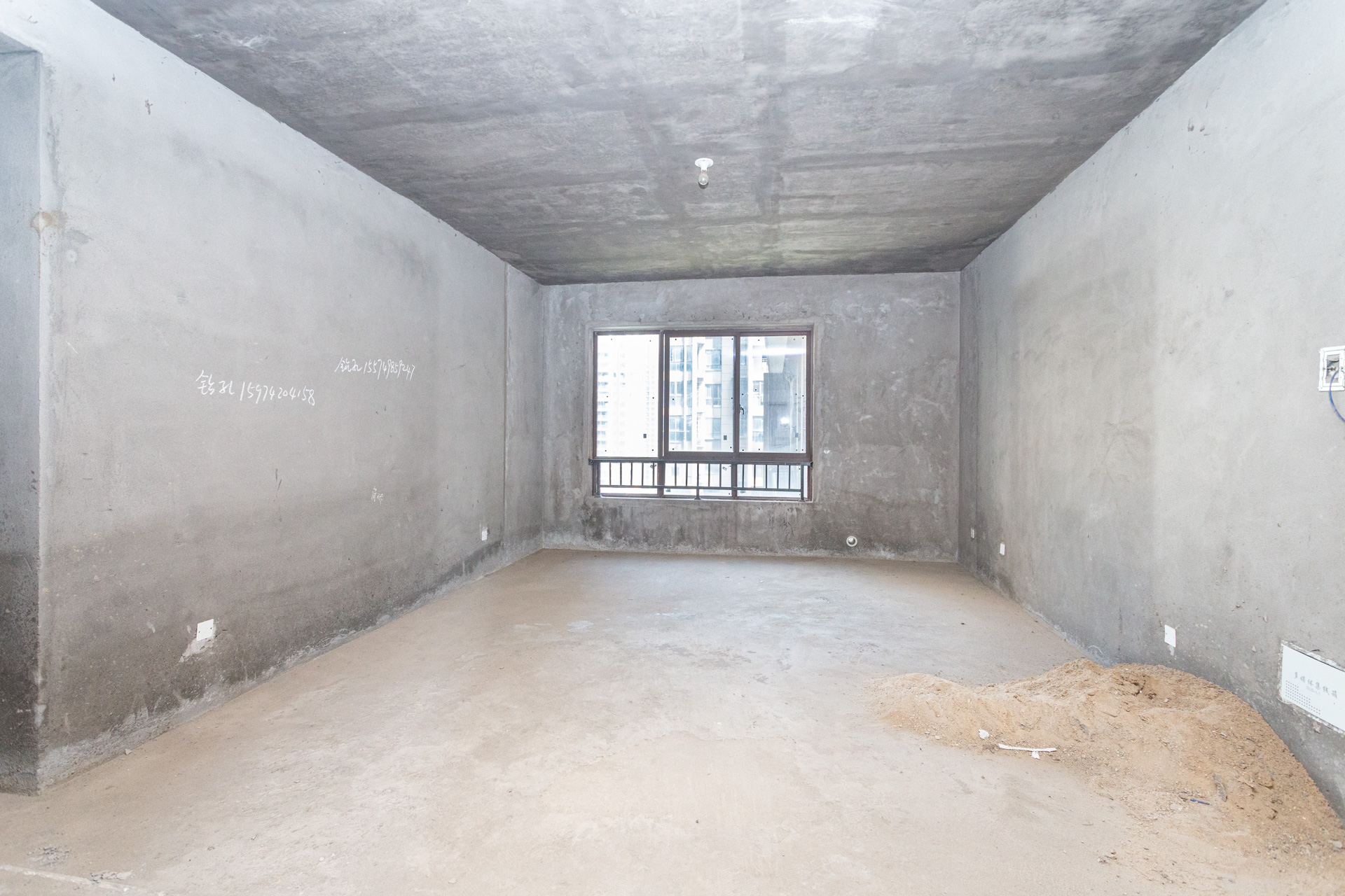 星月绿洲 4室2厅2卫 110.0万 星月绿洲 4室2厅2卫 110.0万客厅