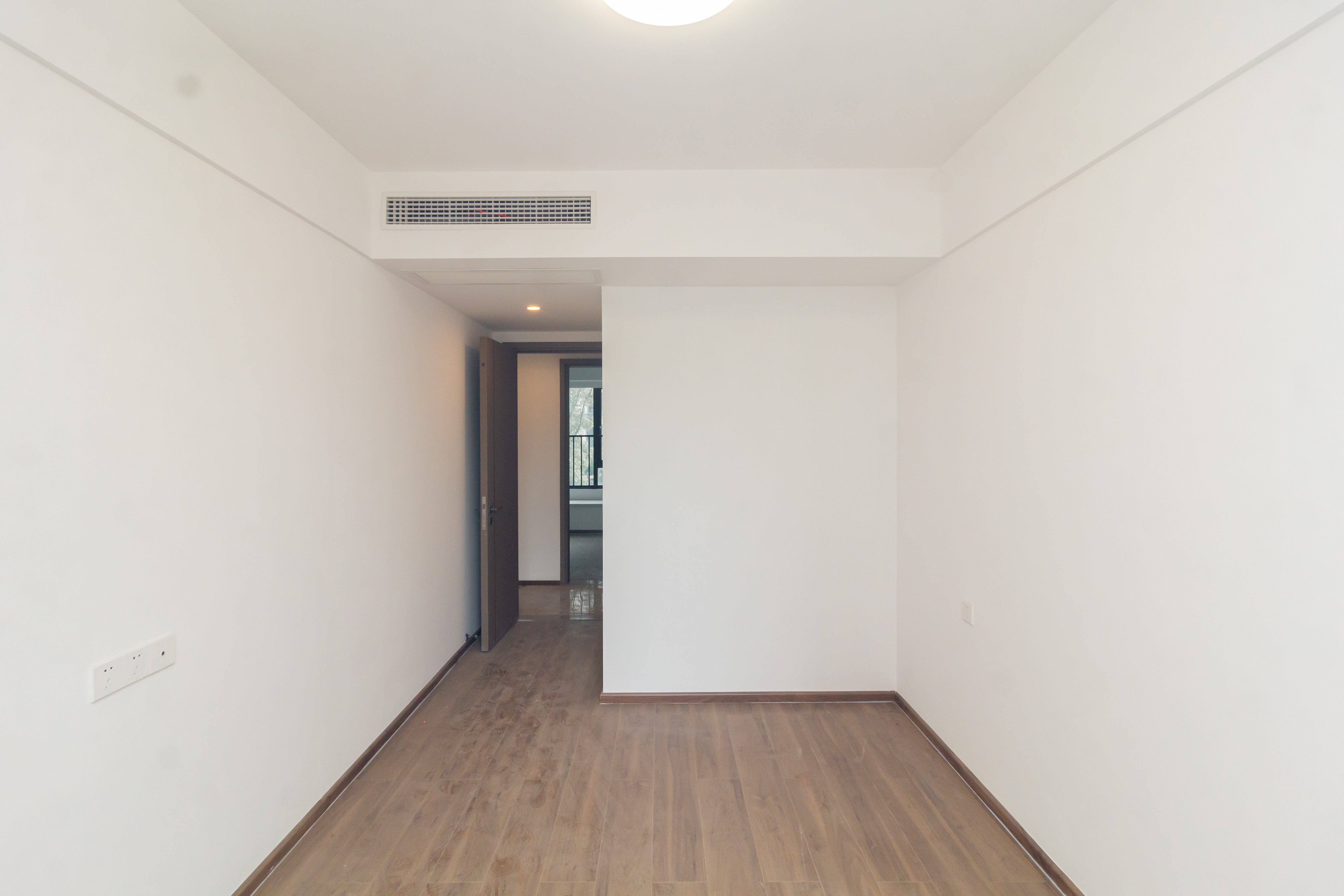金茂建发观悦  4室2厅2卫   215.00万卧室