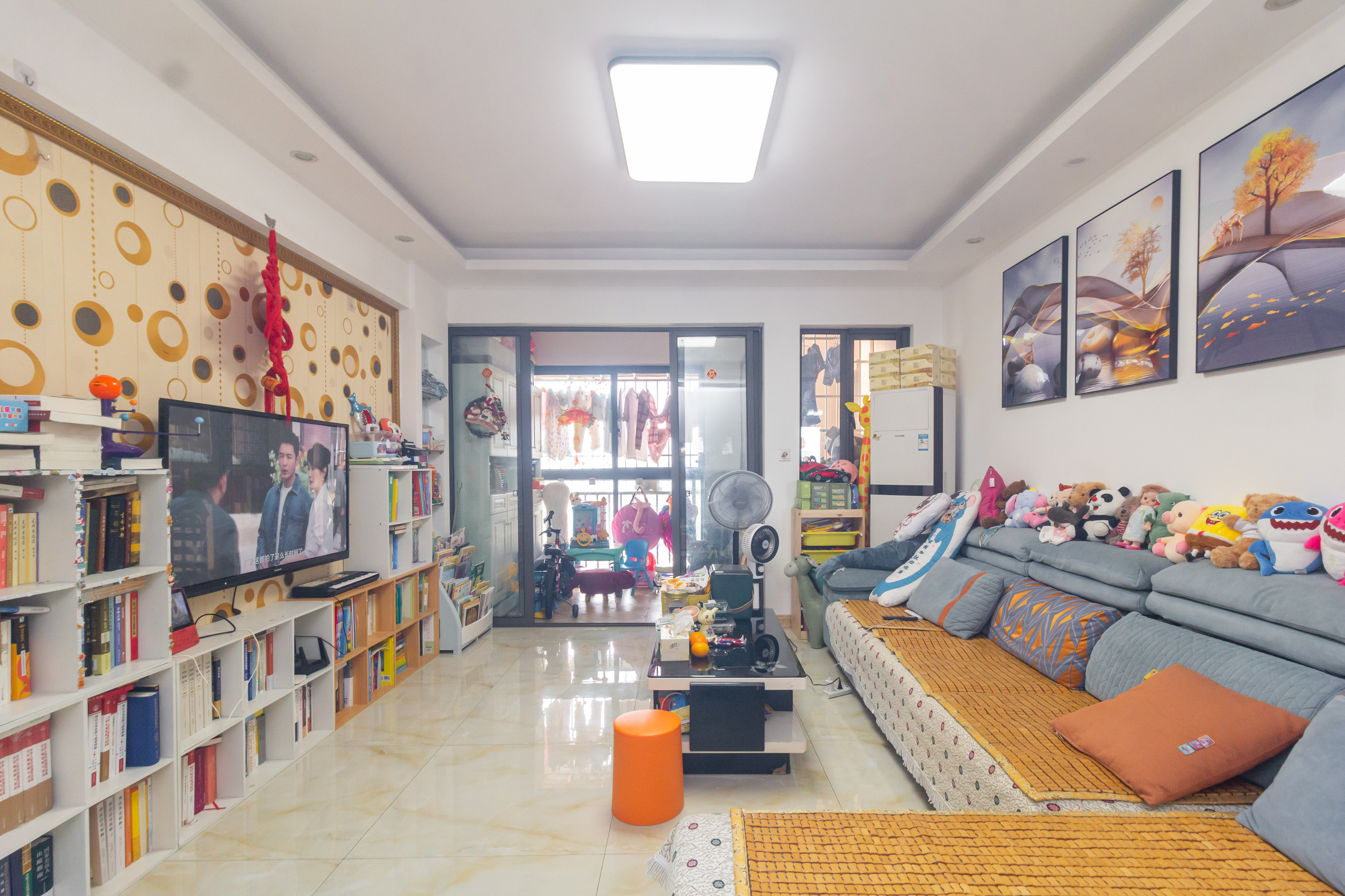 旭辉华庭 3室2厅2卫 66.0万 旭辉华庭 3室2厅2卫 66.0万客厅