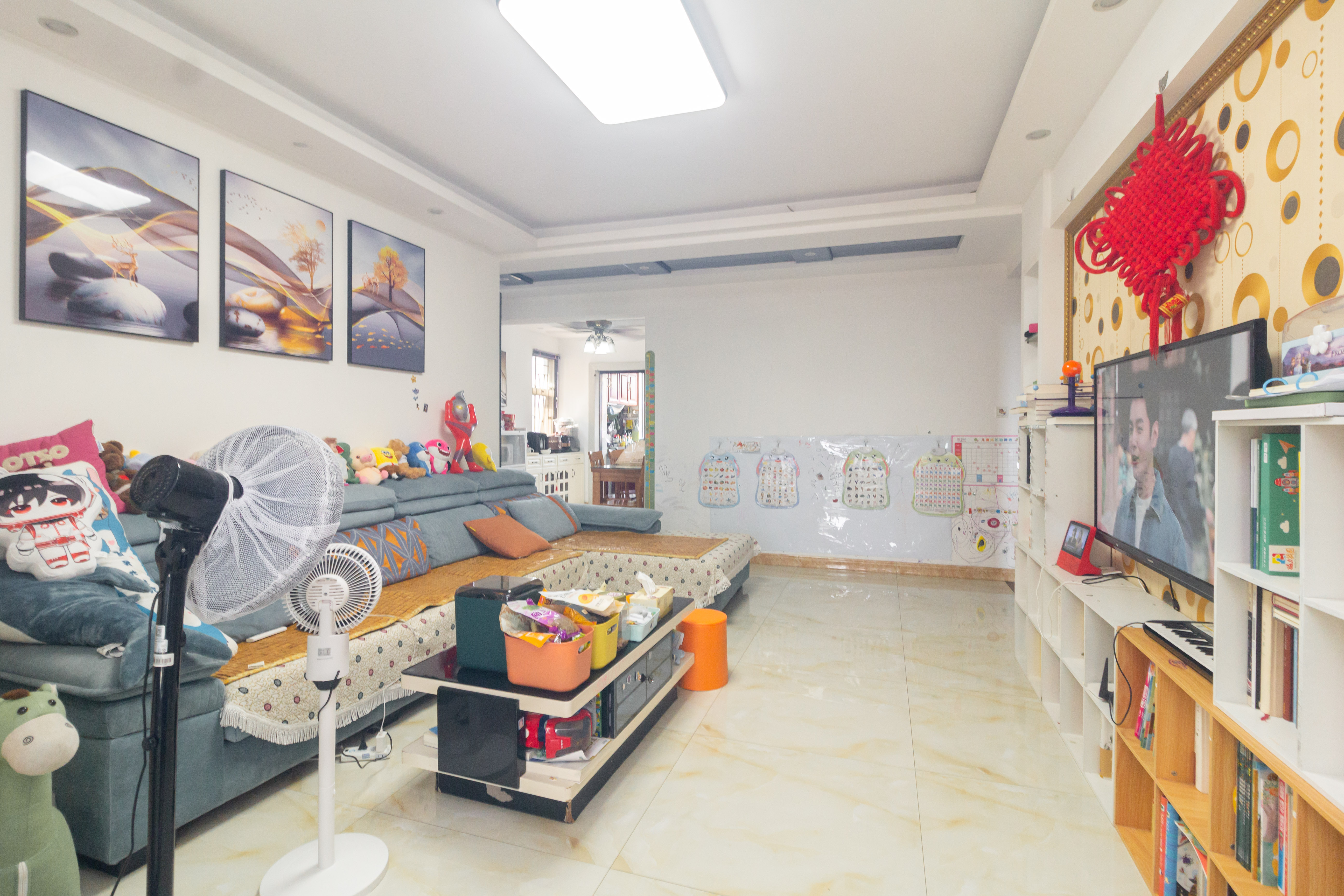 旭辉华庭 3室2厅2卫 66.0万 旭辉华庭 3室2厅2卫 66.0万客厅