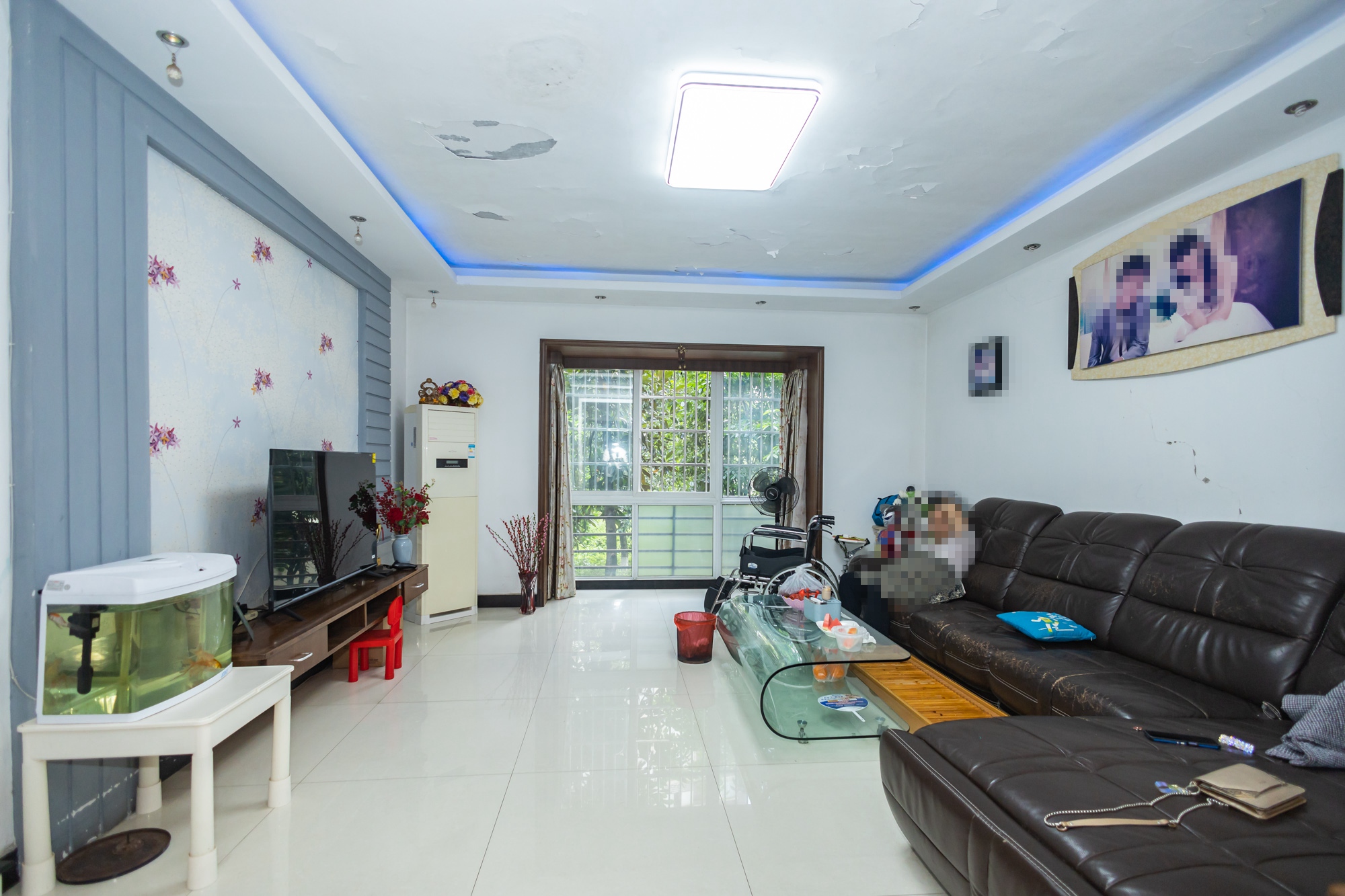 楚天馨苑 3室2厅1卫 70.1万 楚天馨苑 3室2厅1卫 70.1万客厅