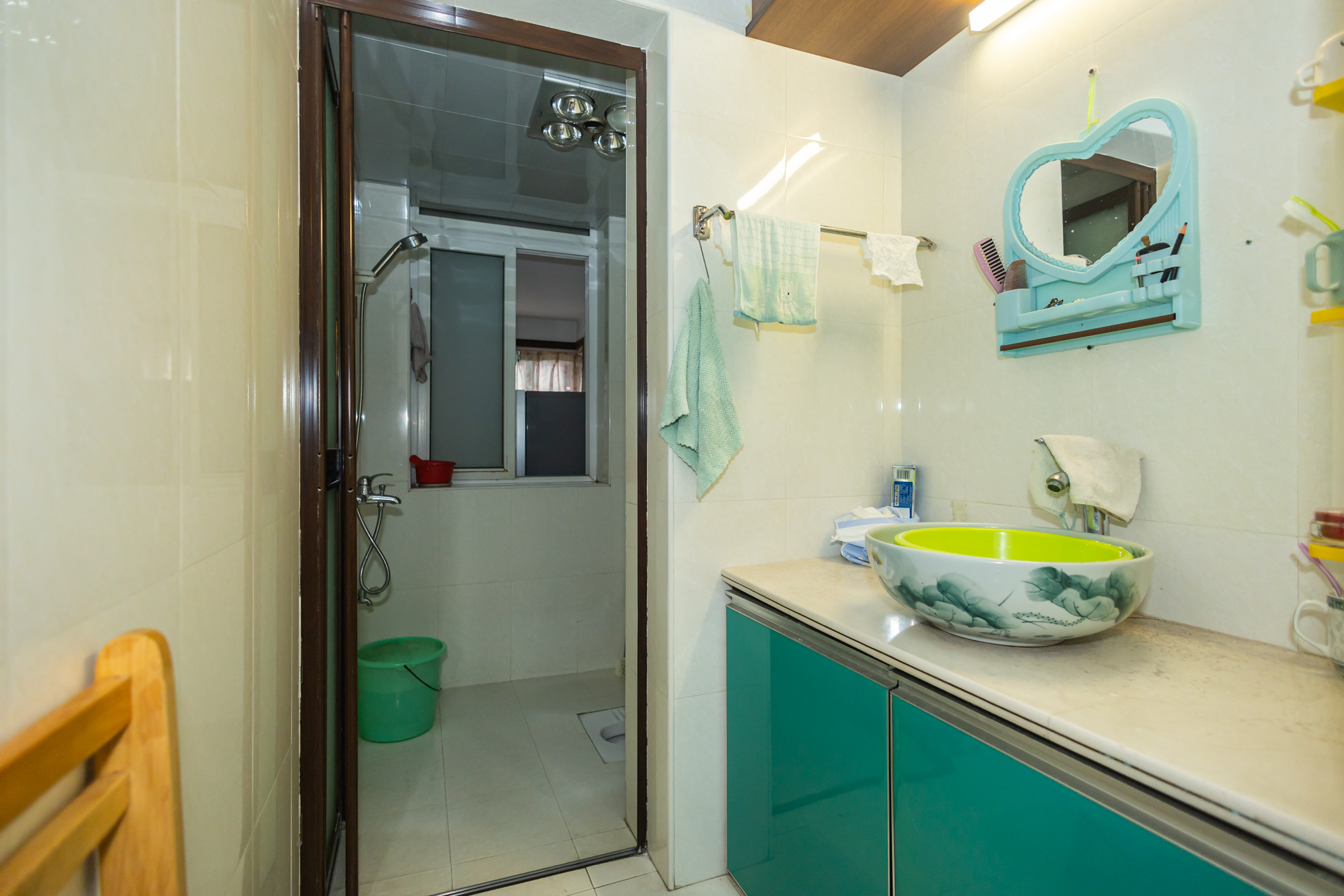 楚天馨苑 3室2厅1卫 70.1万 楚天馨苑 3室2厅1卫 70.1万卫生间