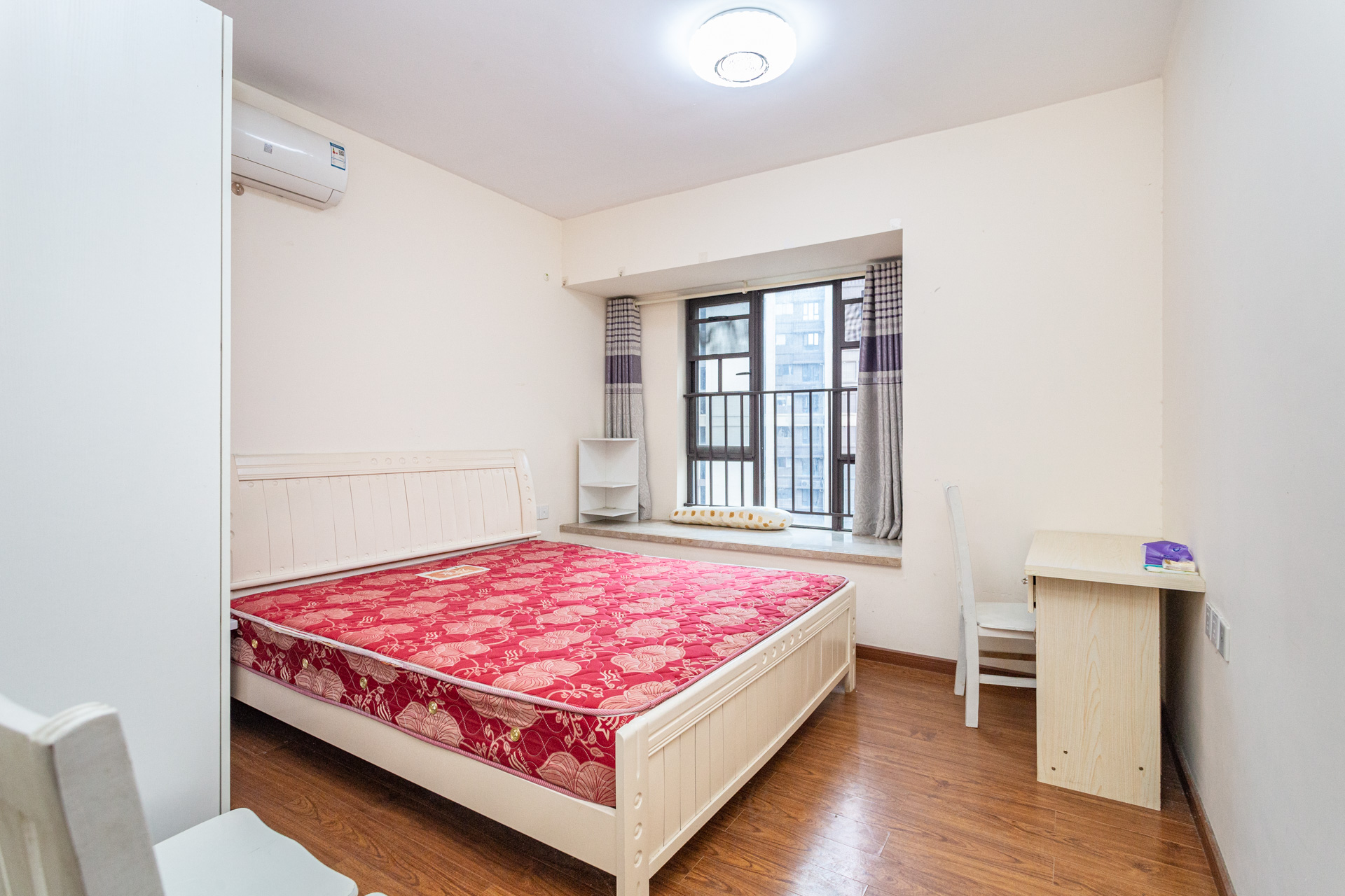 时代倾城二期  2室2厅1卫    72.8万 时代倾城二期  2室2厅1卫    72.8万卧室