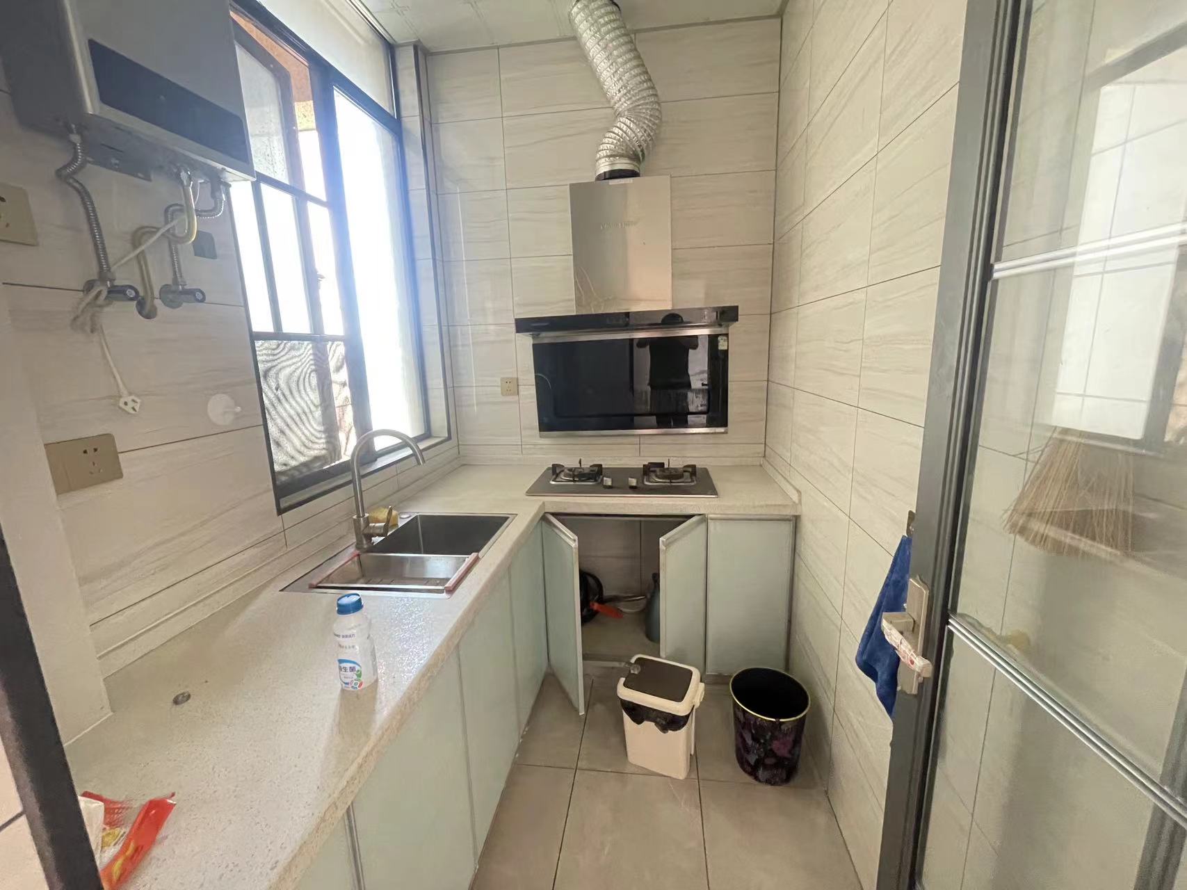 白金汉宫 1室1厅1卫 29.80万 白金汉宫 1室1厅1卫 29.80万室内图