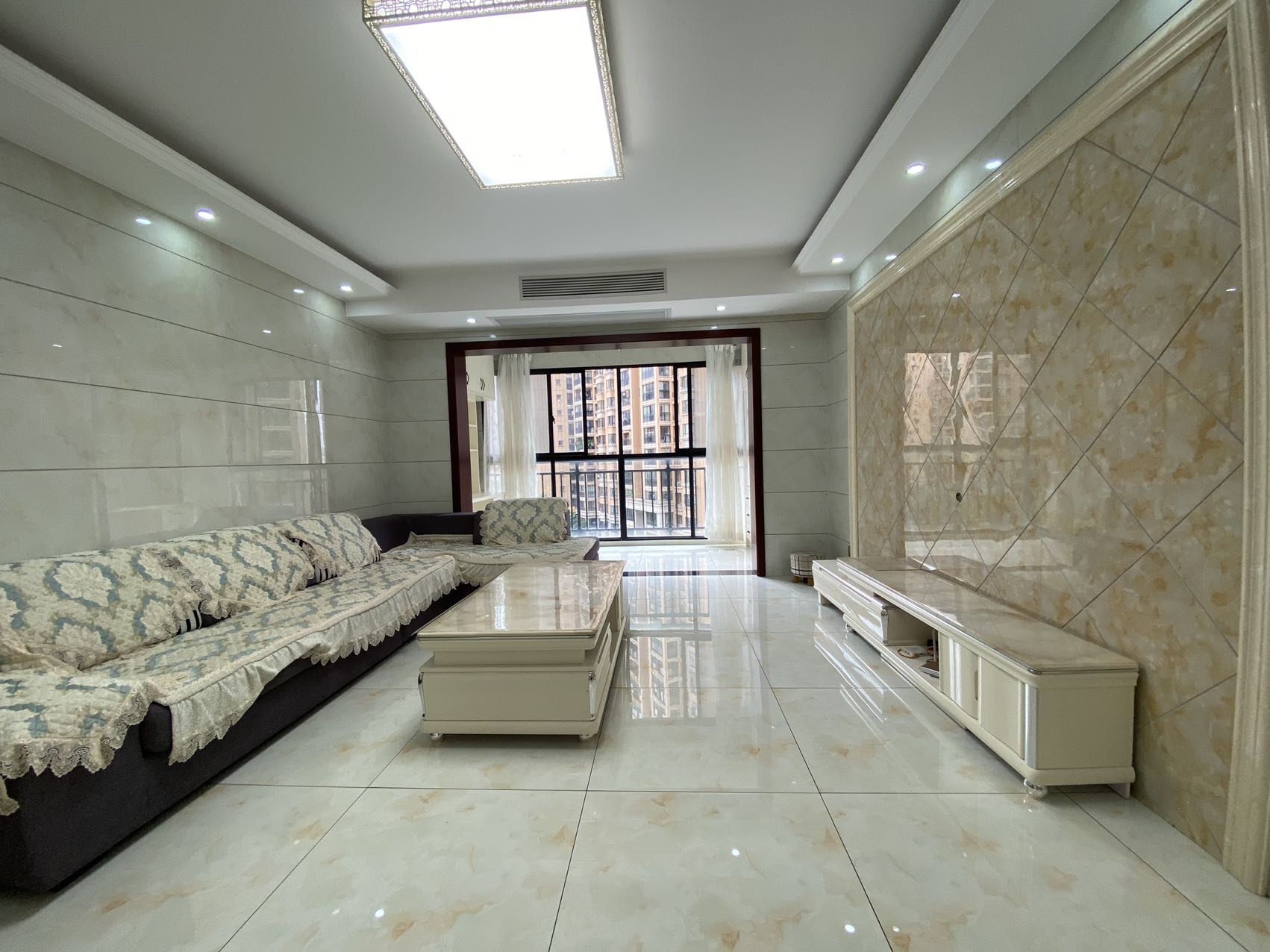 康桥美郡  3室2厅2卫    85.0万 康桥美郡  3室2厅2卫    85.0万