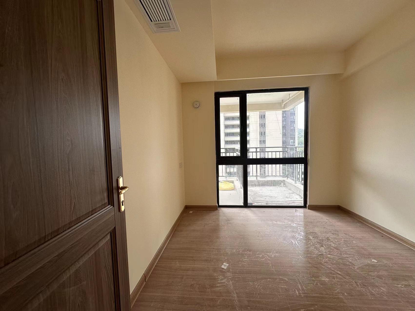 碧桂园翘楚棠 3室2厅2卫 2000.00元/月 碧桂园翘楚棠 3室2厅2卫 2000.00元/月室内图