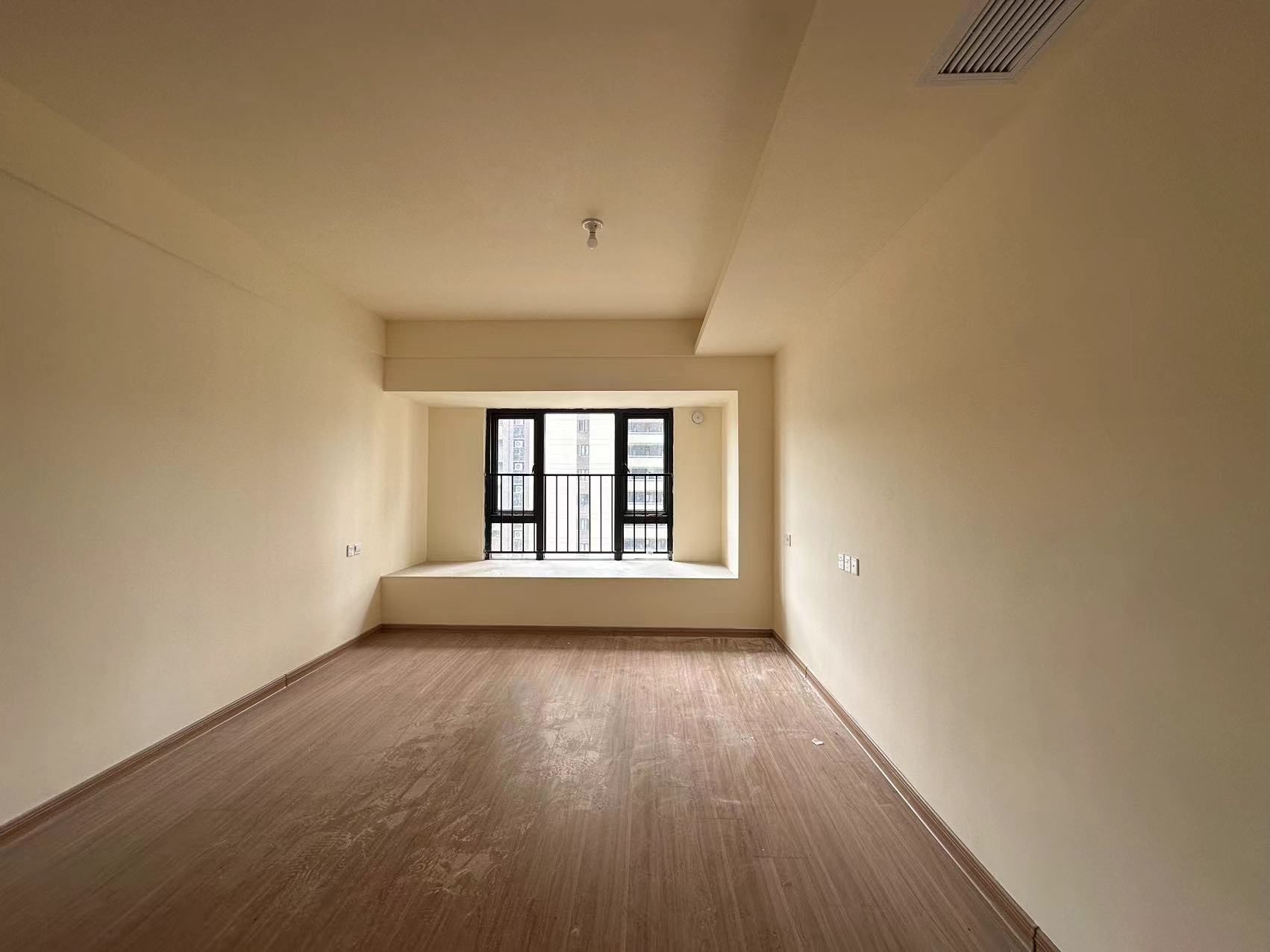 碧桂园翘楚棠 3室2厅2卫 2000.00元/月 碧桂园翘楚棠 3室2厅2卫 2000.00元/月室内图