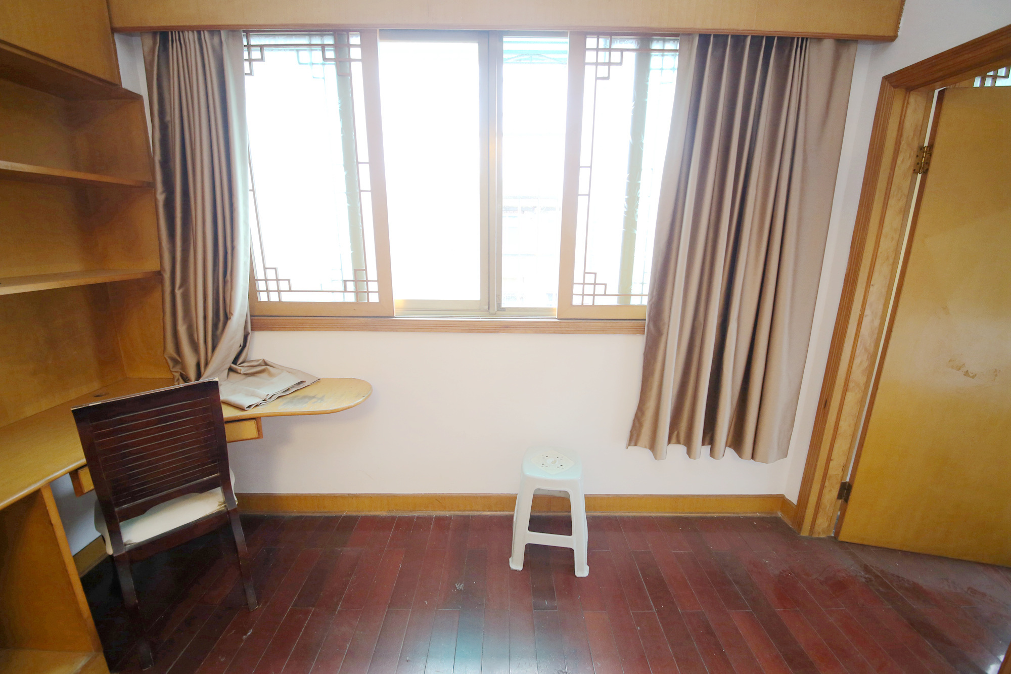 向韶村  3室1厅1卫   62.00万阳台