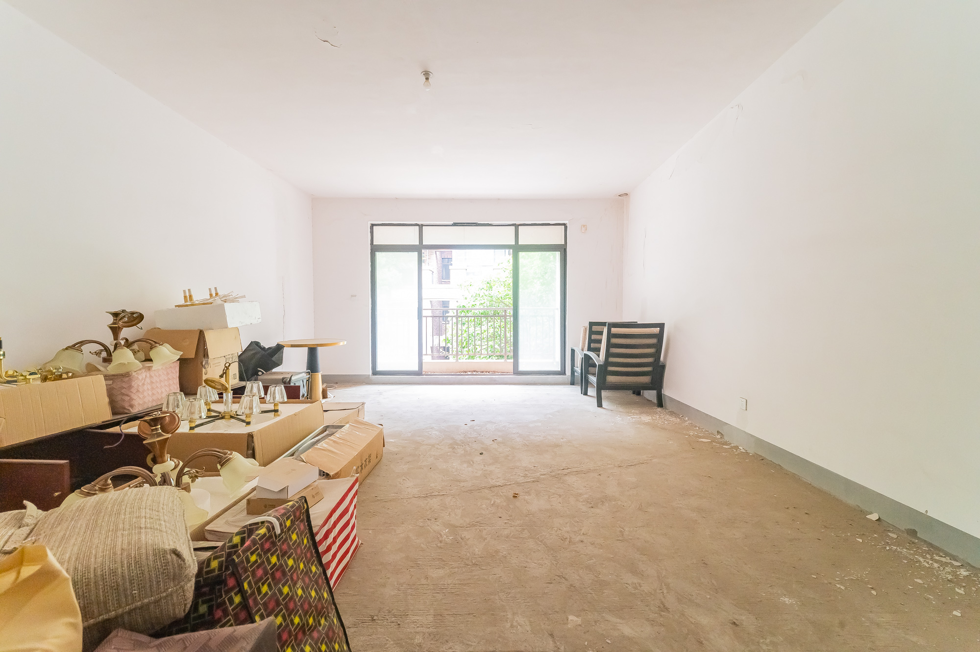 星湖湾一期洋房 4室2厅2卫 245.0万 星湖湾一期洋房 4室2厅2卫 245.0万客厅