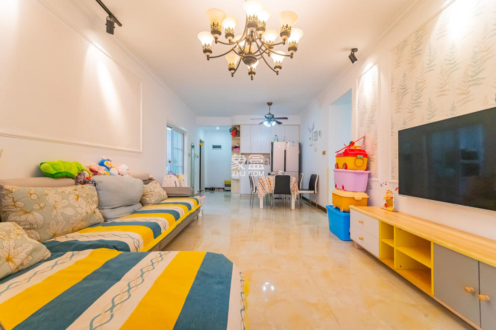 泊林晶城  3室2厅1卫    76.8万