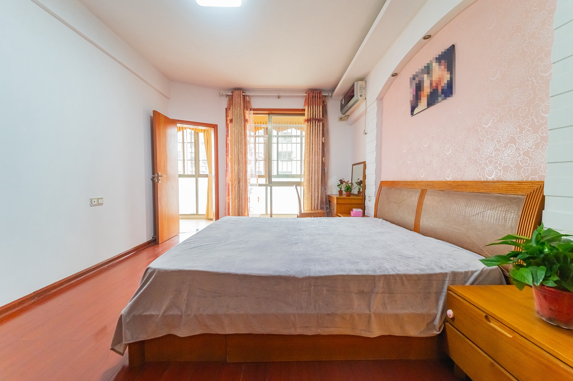 阳光丽景 3室2厅2卫 68.0万 阳光丽景 3室2厅2卫 68.0万卧室