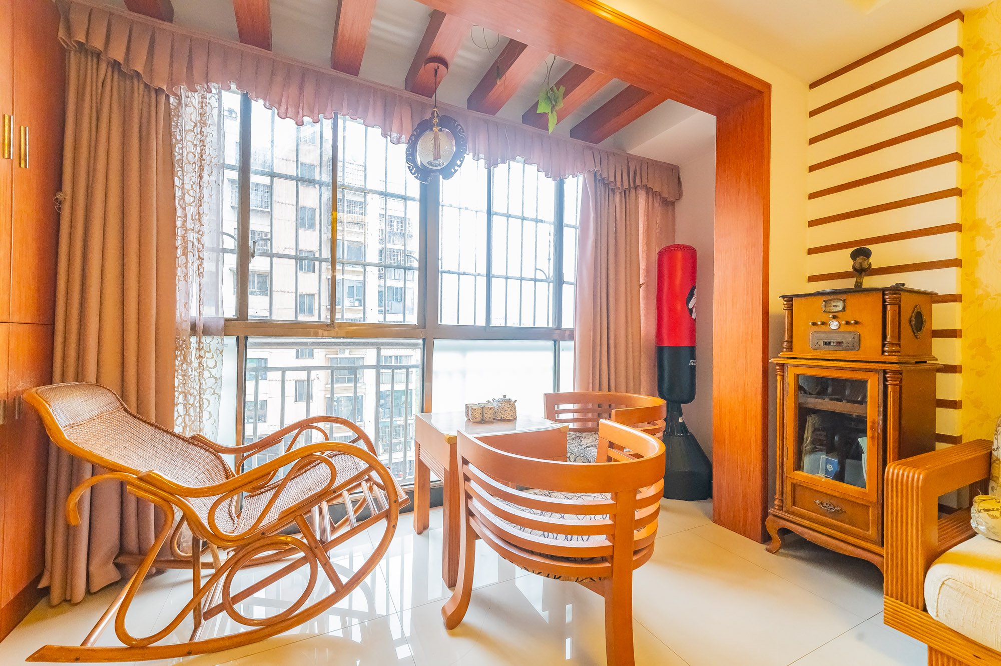 阳光丽景 3室2厅2卫 68.0万 阳光丽景 3室2厅2卫 68.0万阳台