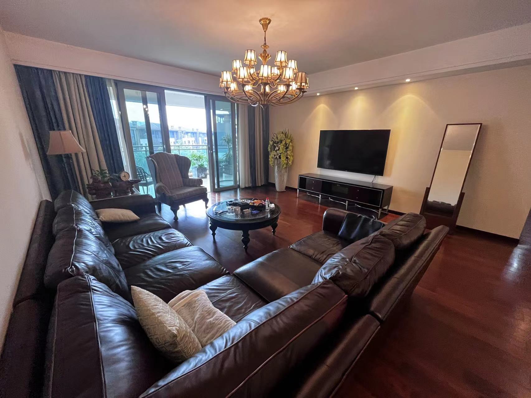 晋合湘水湾二期 5室2厅3卫 220.0万 晋合湘水湾二期 5室2厅3卫 220.0万室内图