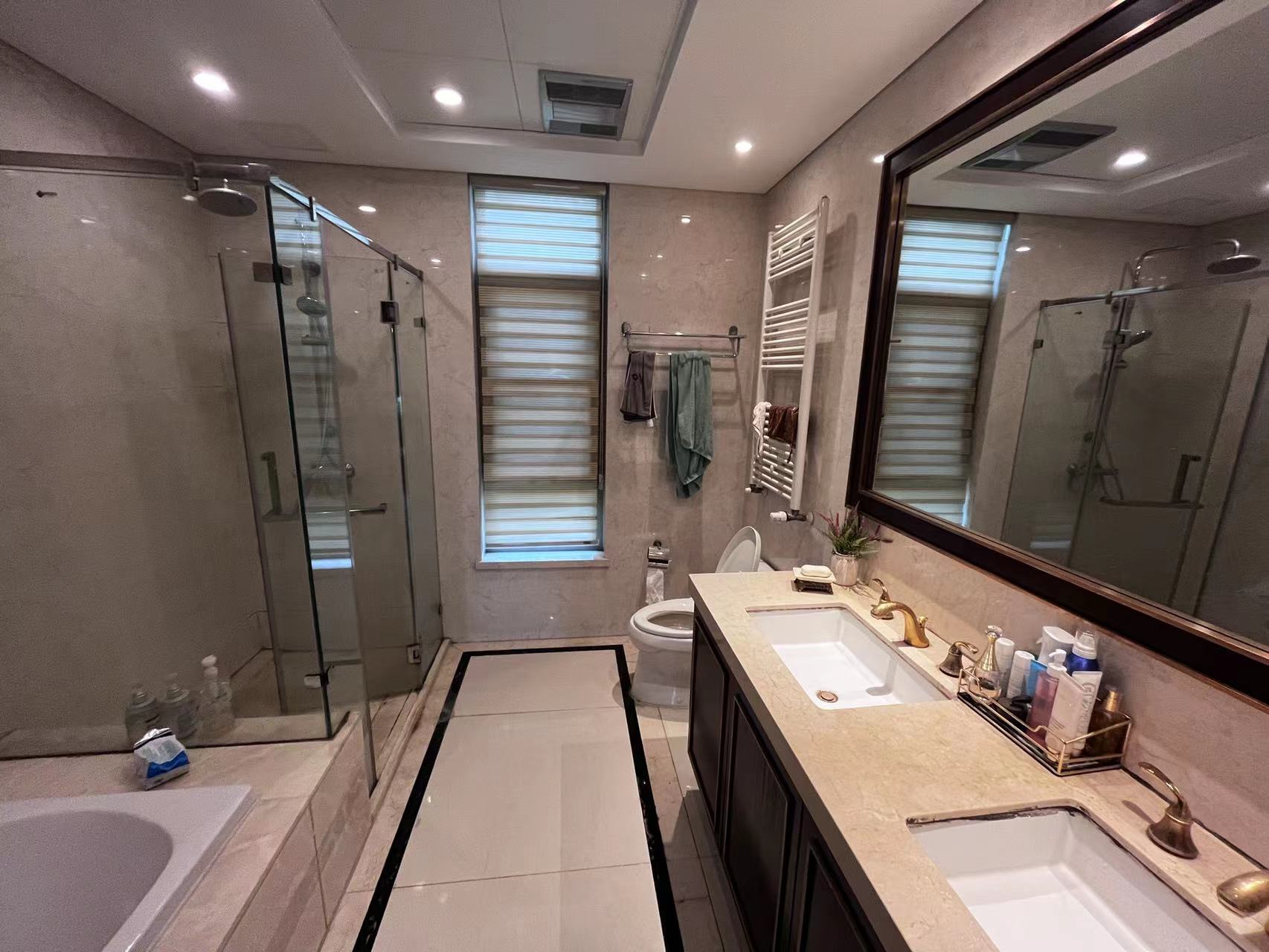 晋合湘水湾二期 5室2厅3卫 220.0万 晋合湘水湾二期 5室2厅3卫 220.0万室内图