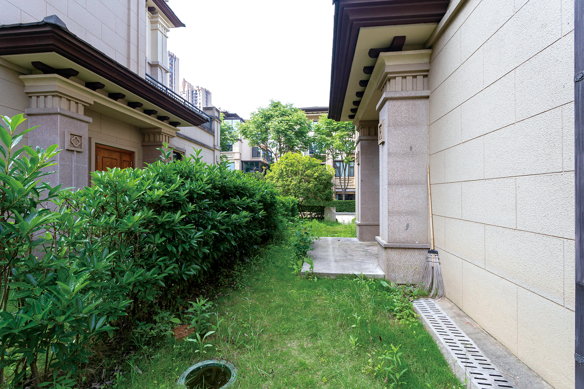 龙湖璟宸原著（龙湖紫宸）  8室2厅4卫   480.00万其他
