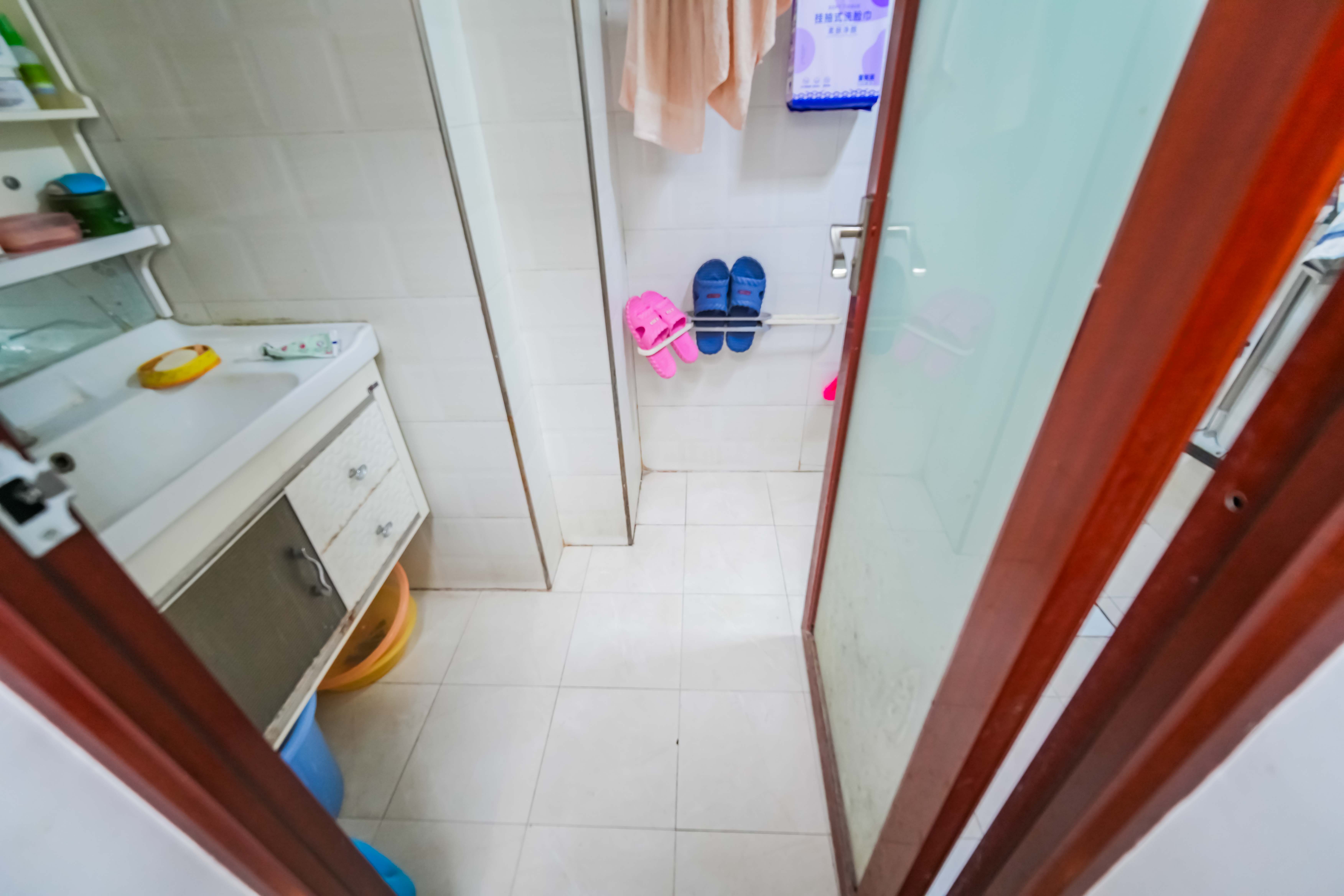 融科东南海 3室2厅2卫 100.0万 融科东南海 3室2厅2卫 100.0万卫生间