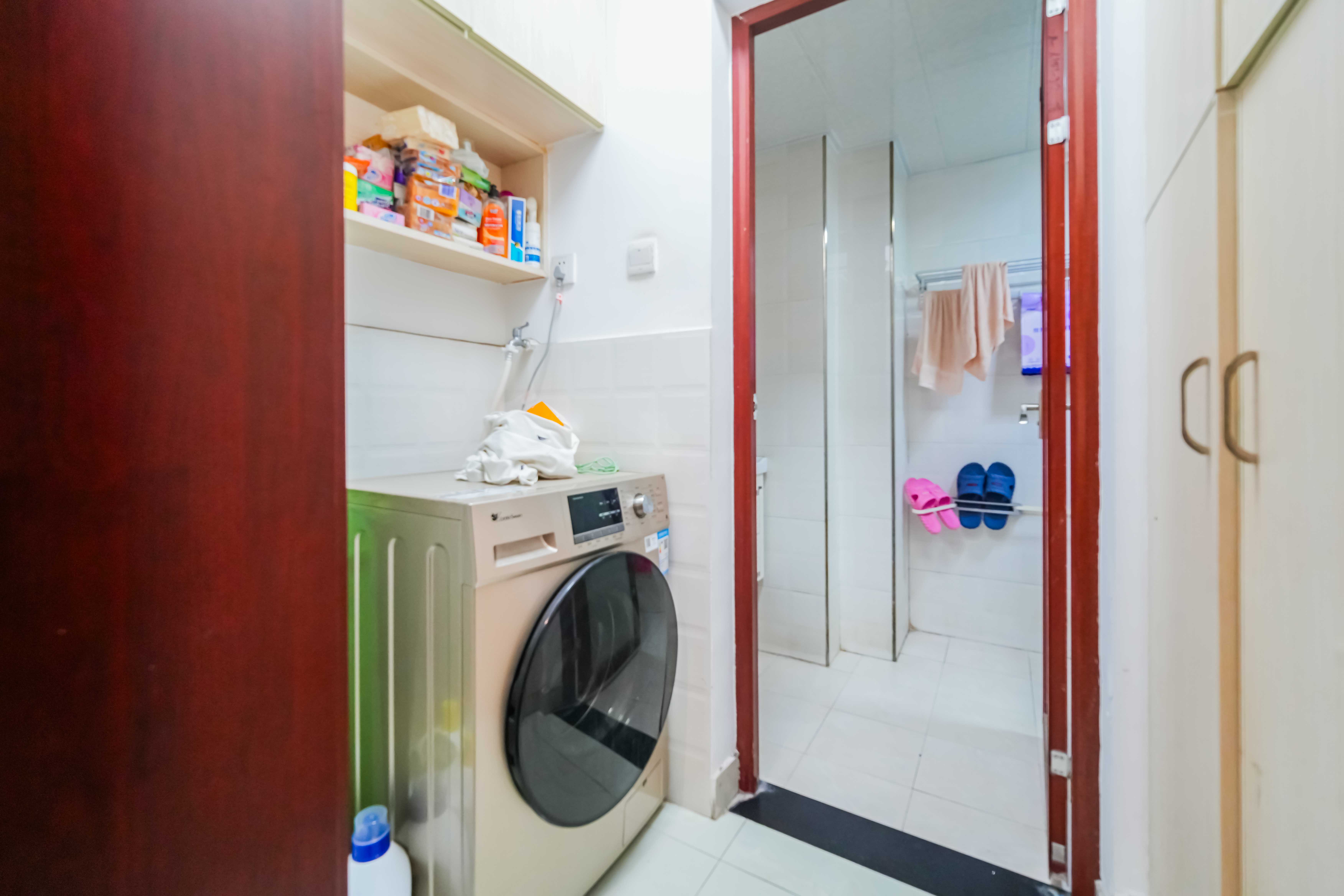 融科东南海 3室2厅2卫 100.0万 融科东南海 3室2厅2卫 100.0万卫生间