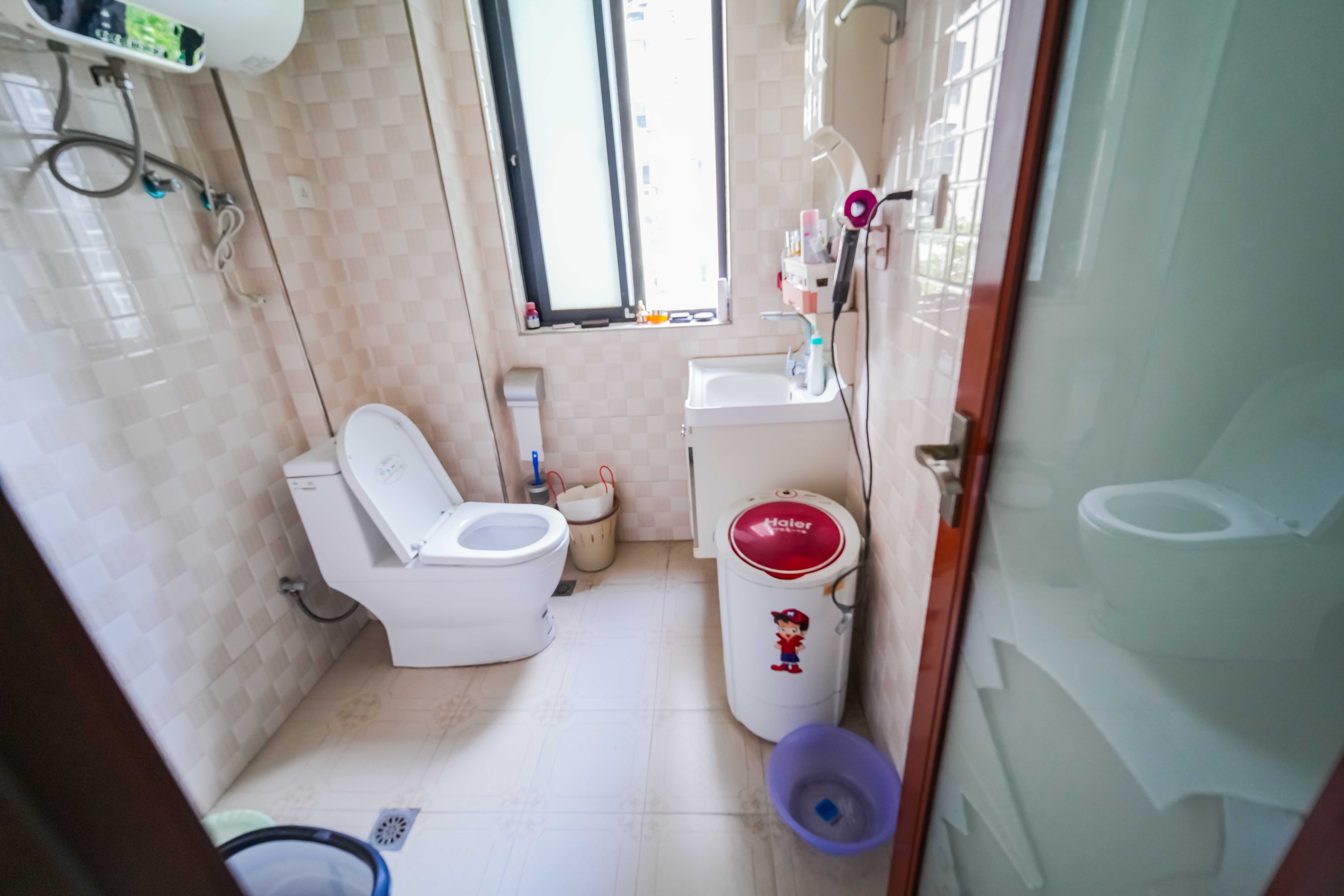 融科东南海 3室2厅2卫 100.0万 融科东南海 3室2厅2卫 100.0万卫生间