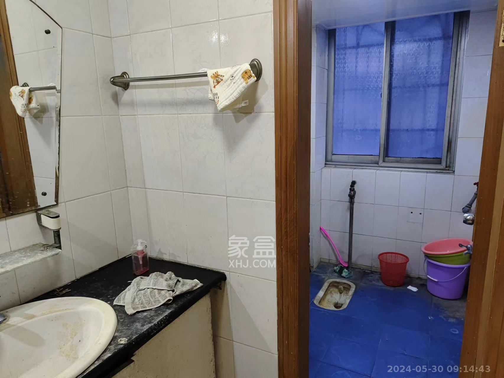 安泰新村  3室2厅2卫   1600.00元/月室内图