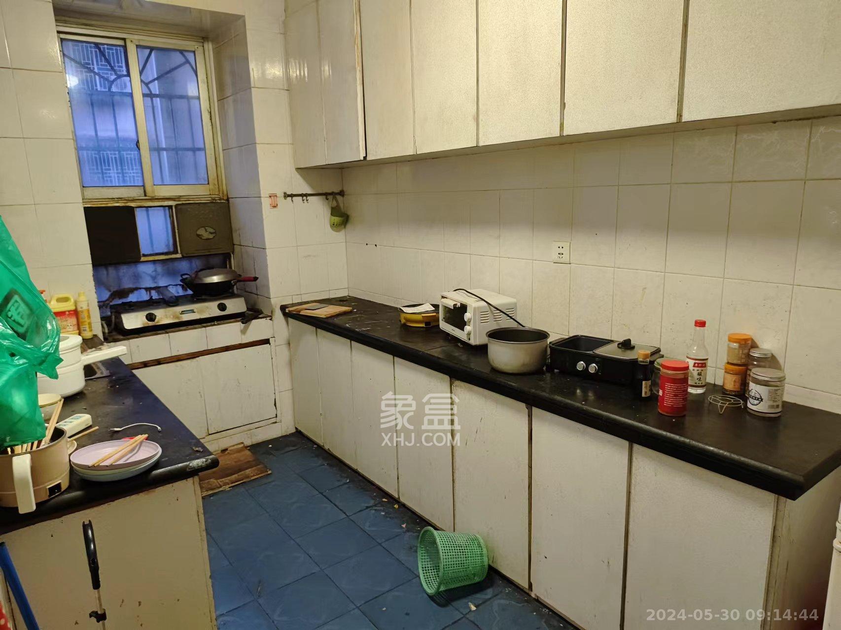 安泰新村  3室2厅2卫   1600.00元/月室内图