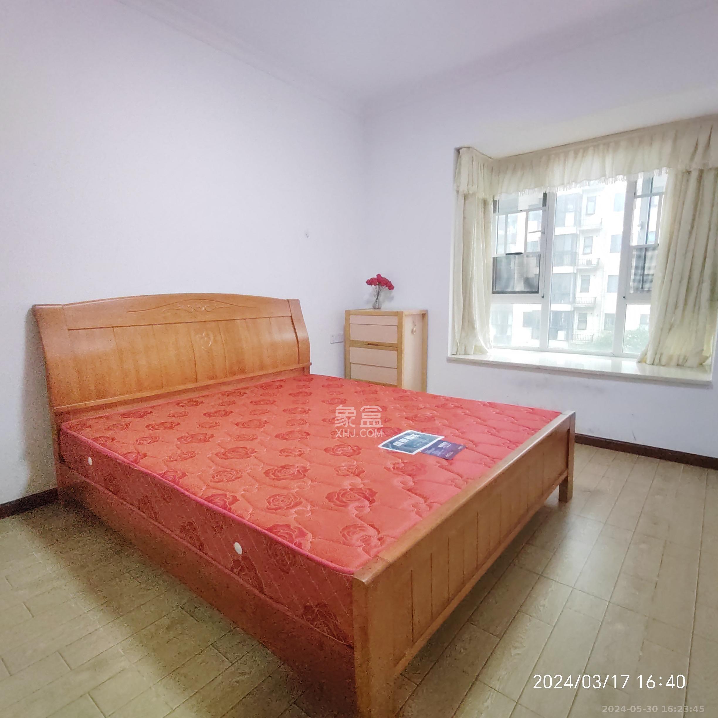 新华联梦想城  4室2厅2卫    2300.0元/月室内图