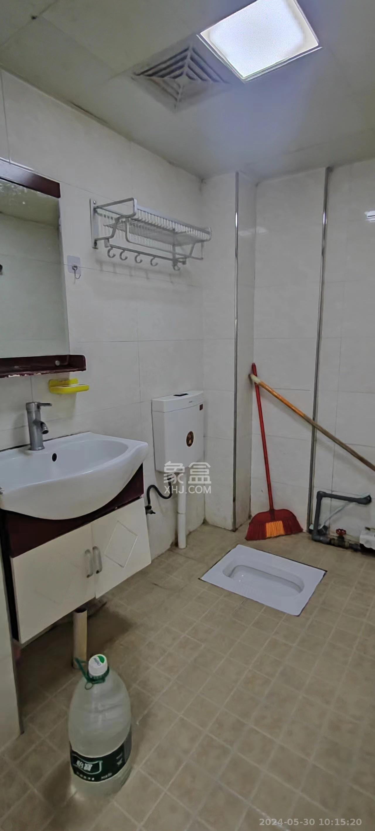 枫华府第  2室2厅1卫   1800.00元/月室内图