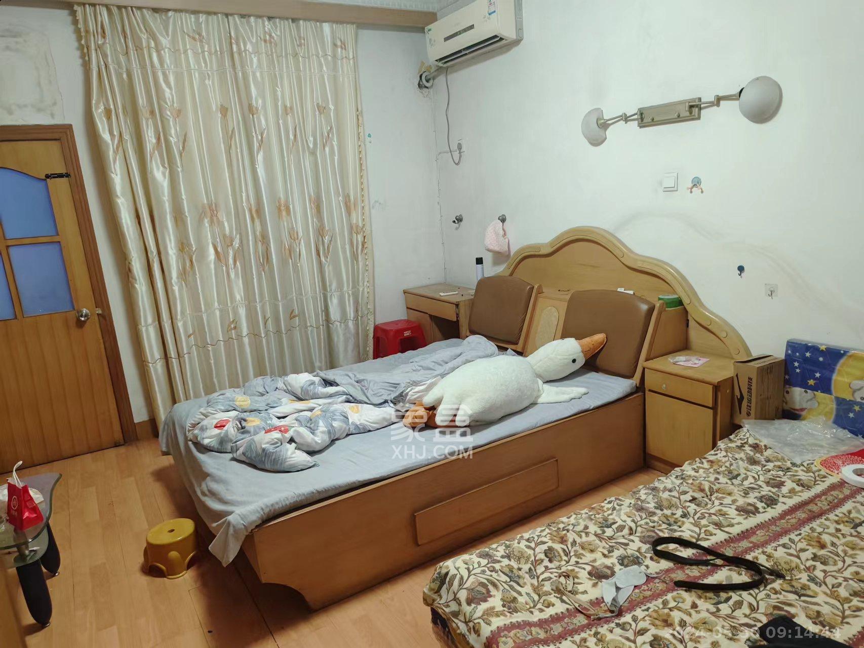 安泰新村  3室2厅2卫   1600.00元/月室内图