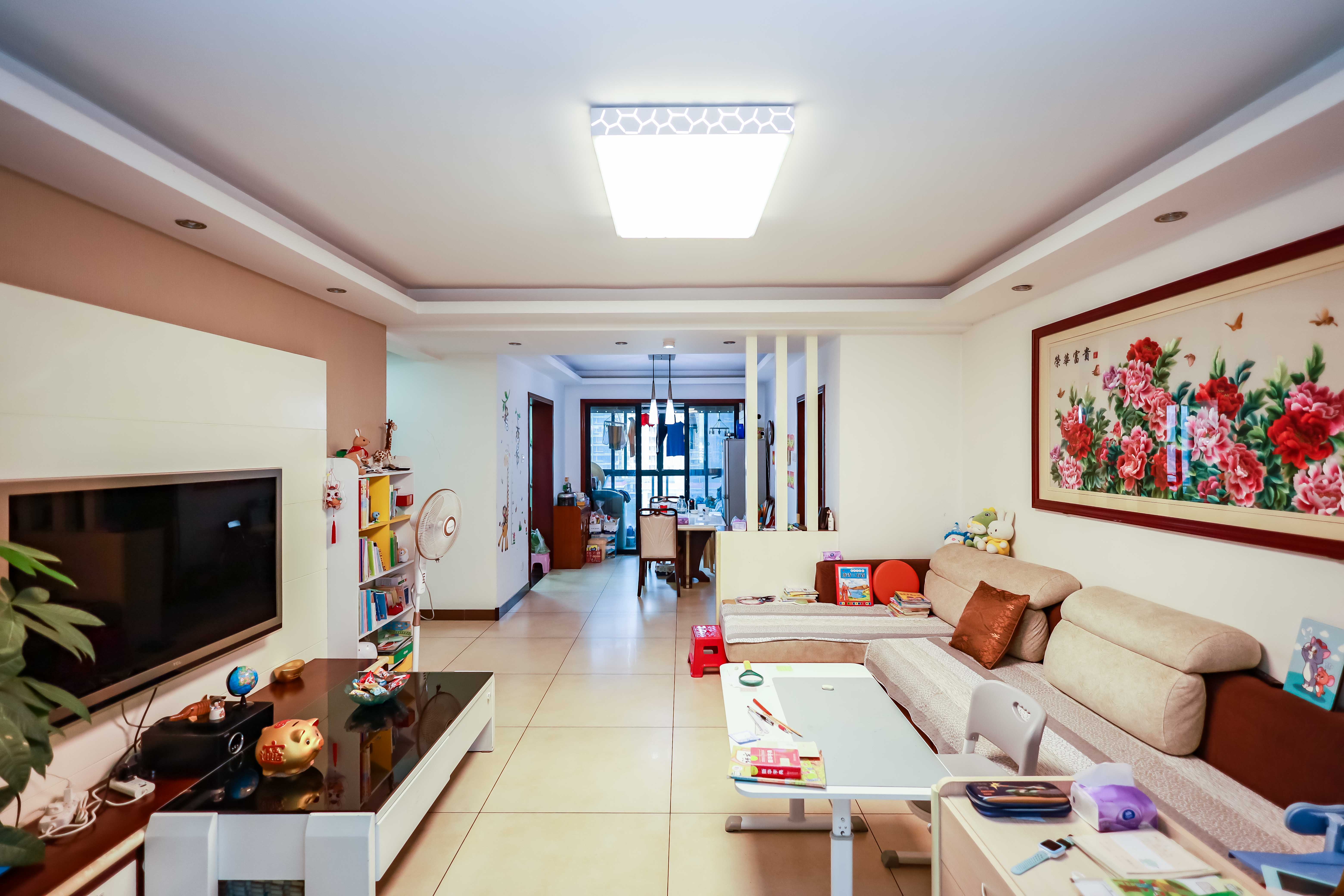 永祺西京  3室2厅2卫    179.8万客厅